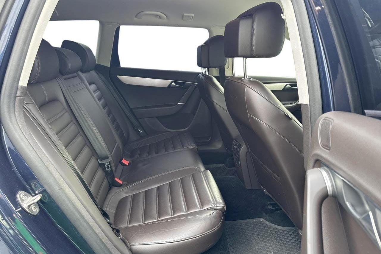 VW Passat Alltrack 2.0 TDI BlueMotion Technology 4Motion (177hk) - 13 817 mil - Automat - Dark Blue - 2014