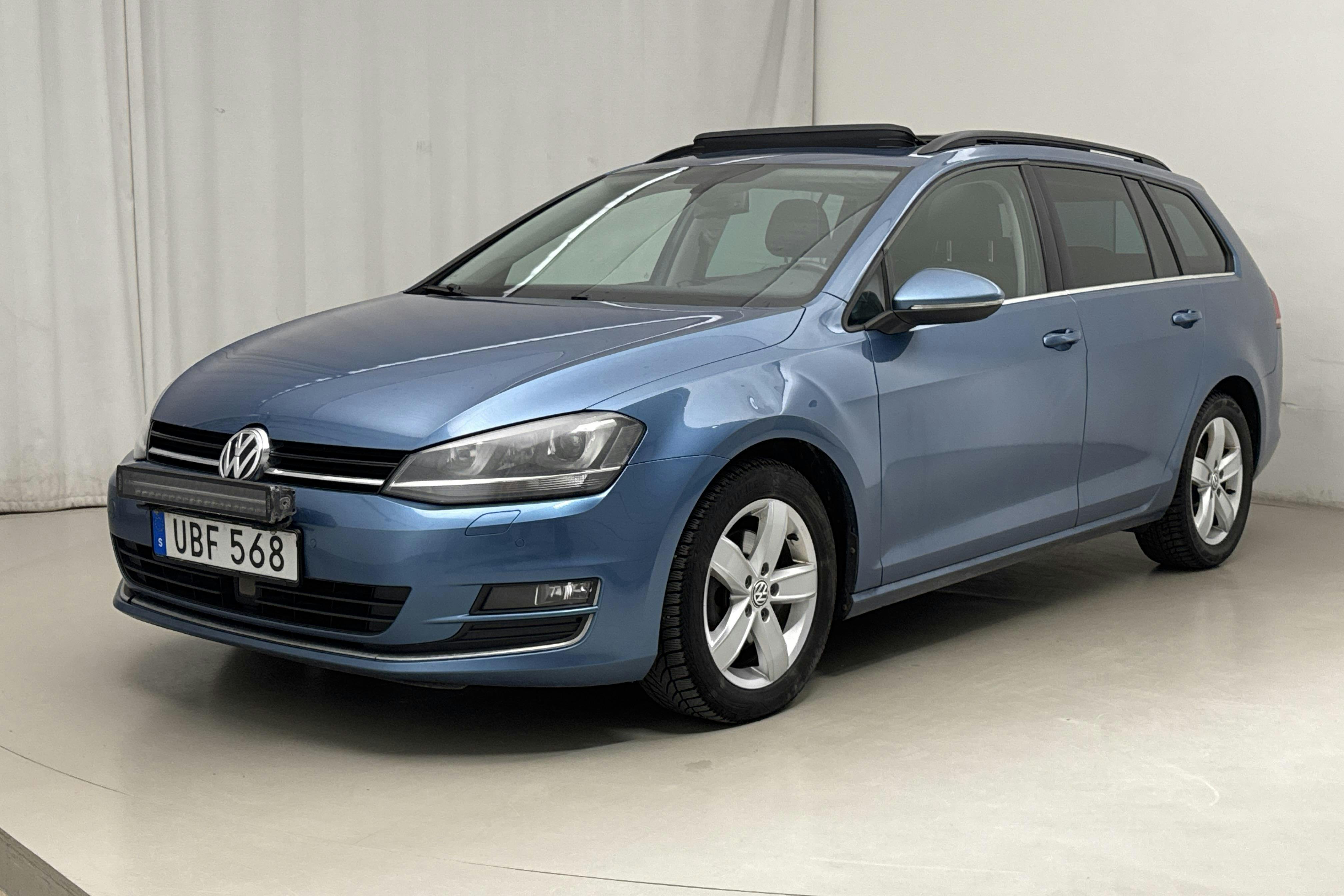 VW Golf VII 1.4 TSI Sportscombi (140hk) - 18 945 mil - Automat - blå - 2015