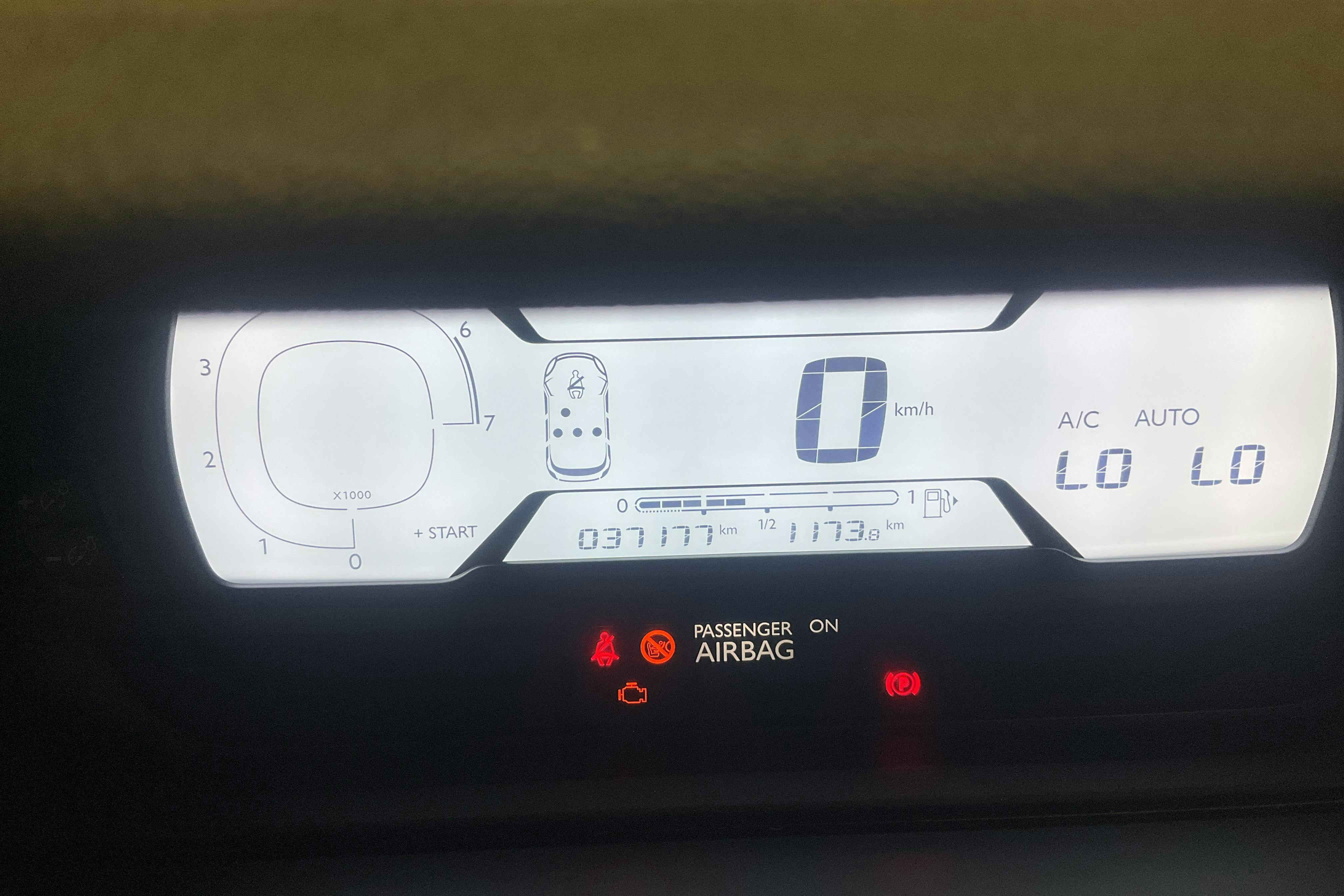 Citroën C4 Spacetourer Puretech (130hk) - 3 717 mil - Manuell - silver - 2018