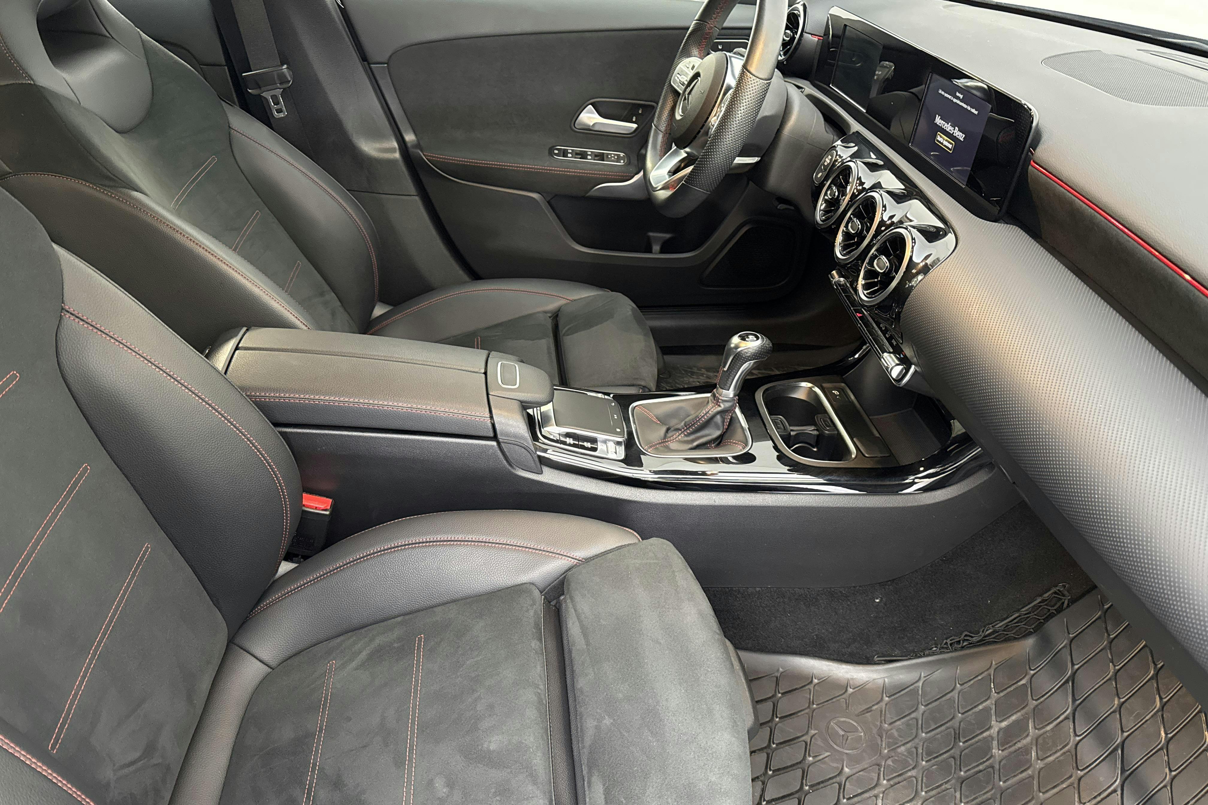 Mercedes A 180 5dr W177 (136hk) - 5 852 mil - Manuell - svart - 2020