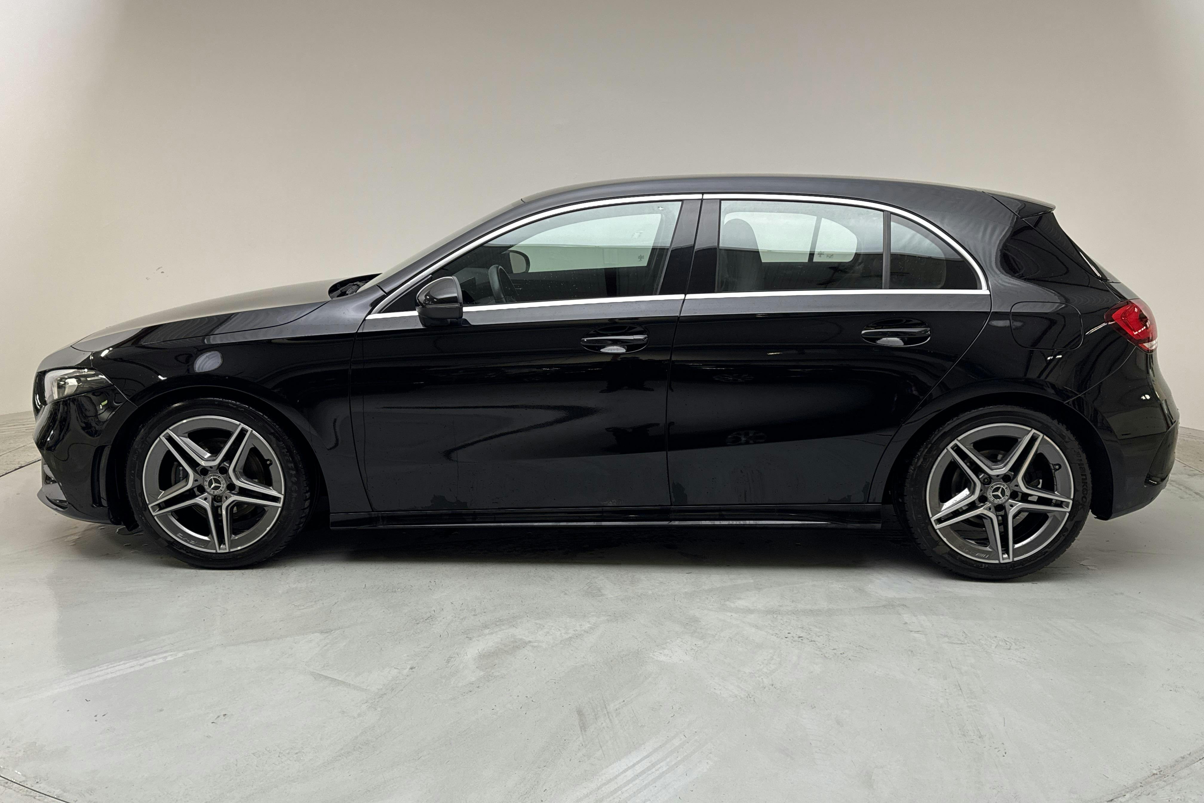 Mercedes A 180 5dr W177 (136hk) - 5 852 mil - Manuell - svart - 2020