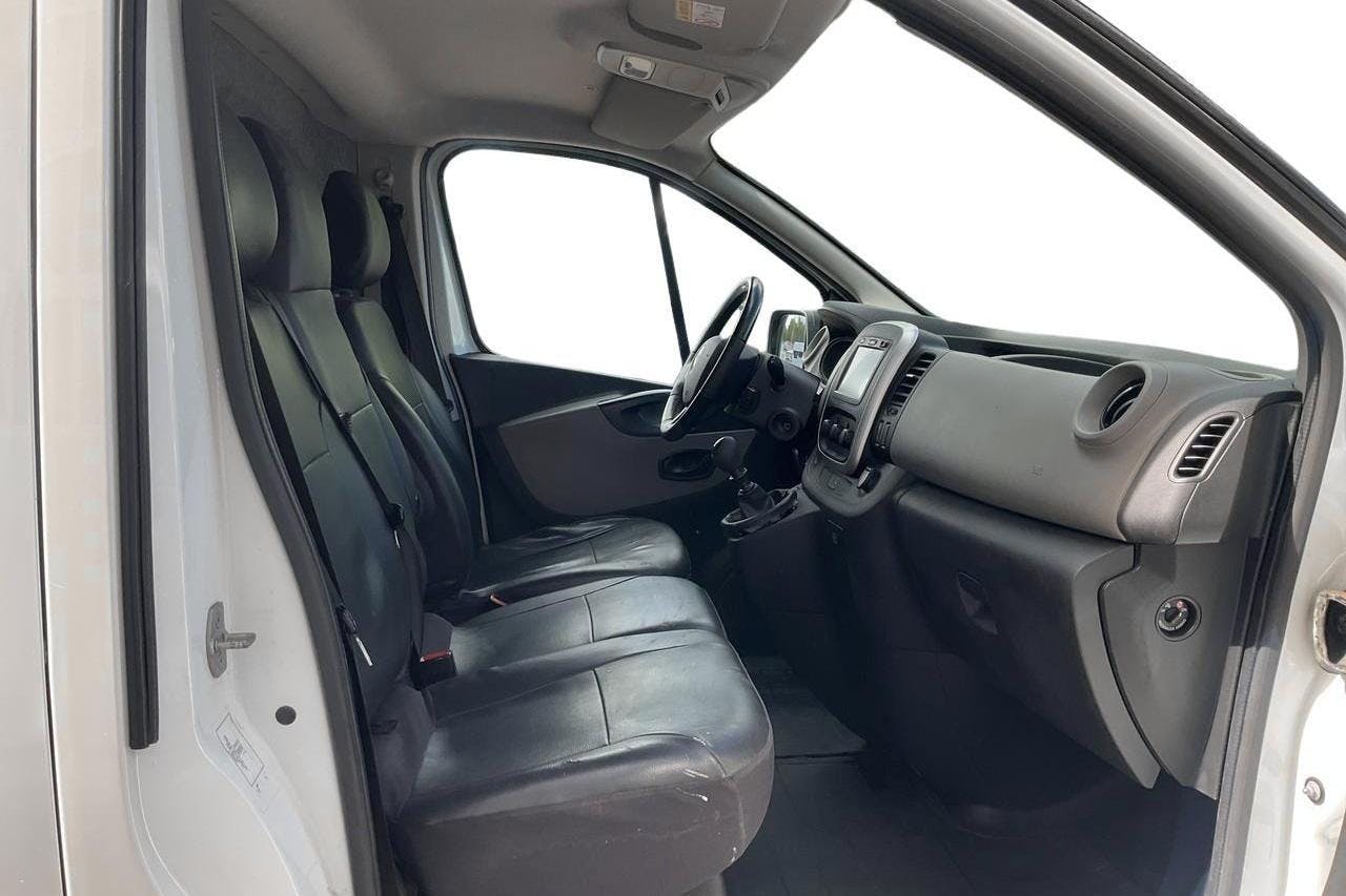 Renault Trafic 1.6 dCi Skåp (115hk) - 7 640 mil - Manuell - vit - 2015