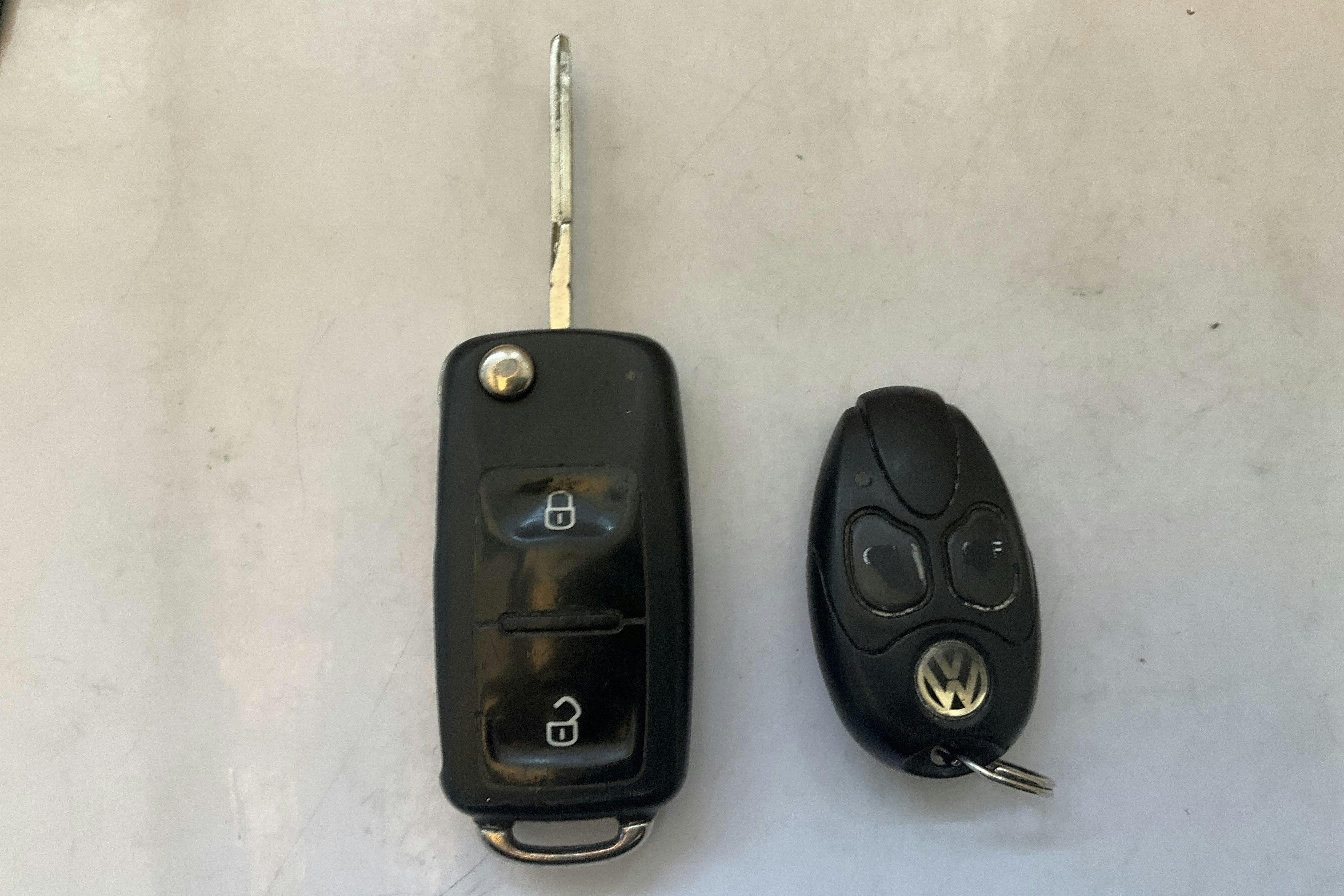 VW Transporter Kombi T5 2.0 TDI 4MOTION (180hk) - 23 830 mil - Automat - svart - 2014