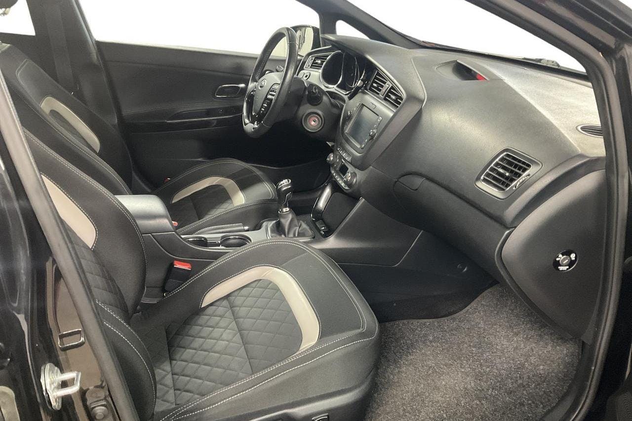KIA Cee'd 1.6 CRDi SW (136hk) - 15 270 mil - Manuell - svart - 2017