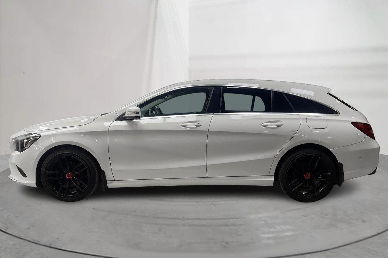 Mercedes CLA 220 d 4MATIC Shooting Brake X117 (170hk) - 12 005 mil - Automat - vit - 2019