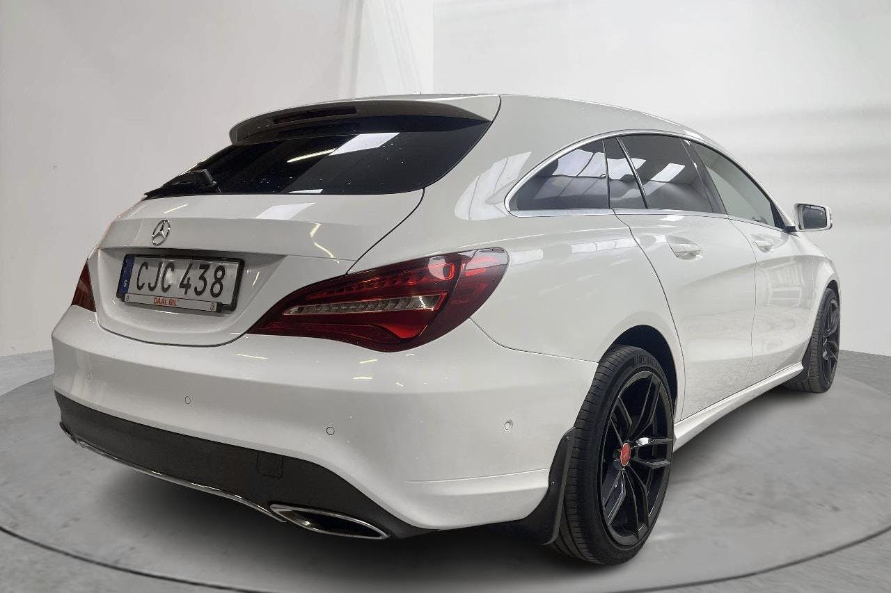Mercedes CLA 220 d 4MATIC Shooting Brake X117 (170hk) - 12 005 mil - Automat - vit - 2019