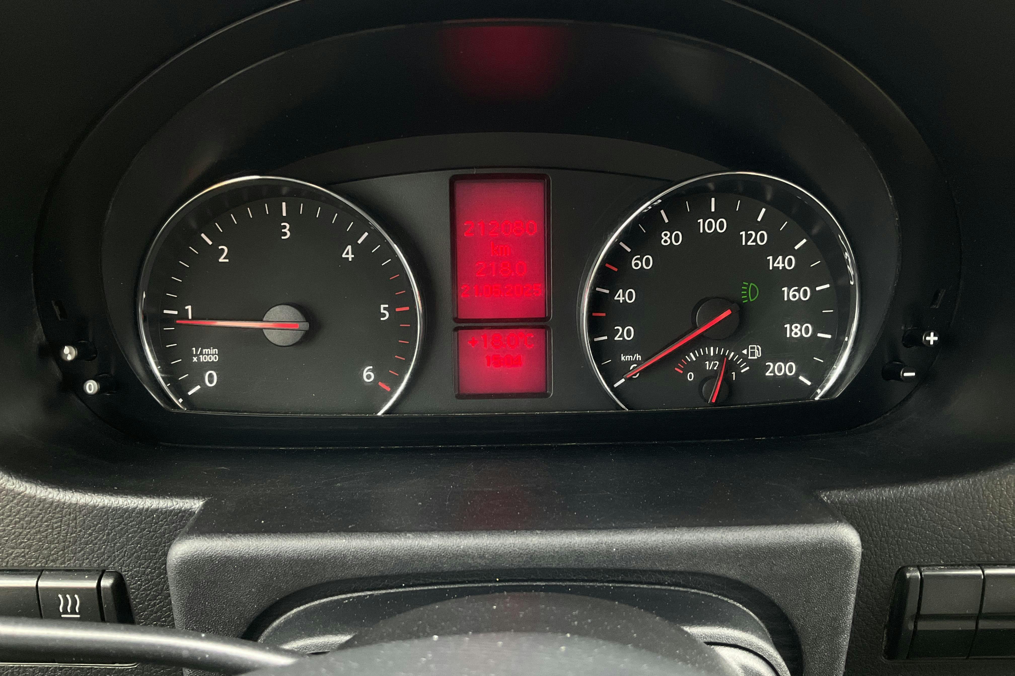 VW Crafter 35 2.0 TDI Skåp (136hk) - 21 208 mil - Manuell - vit - 2015