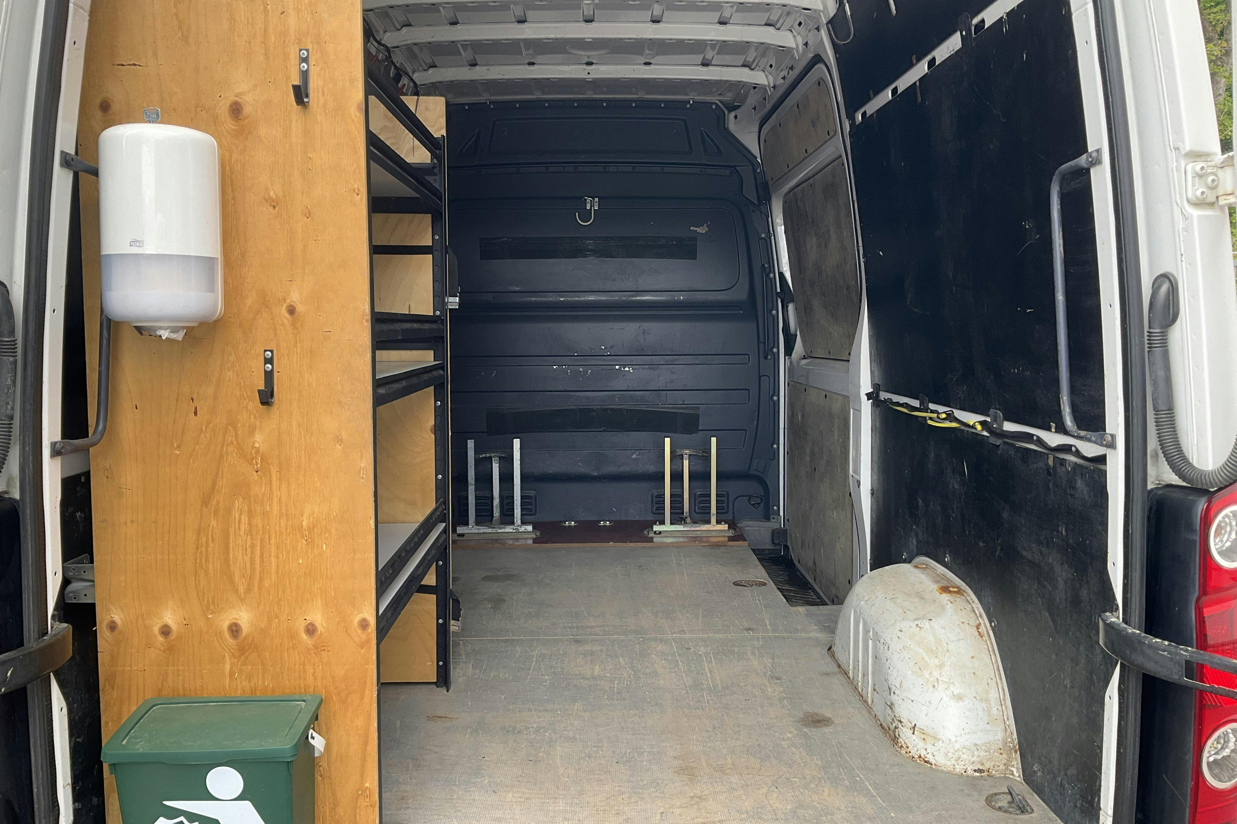 VW Crafter 35 2.0 TDI Skåp (136hk) - 21 208 mil - Manuell - vit - 2015