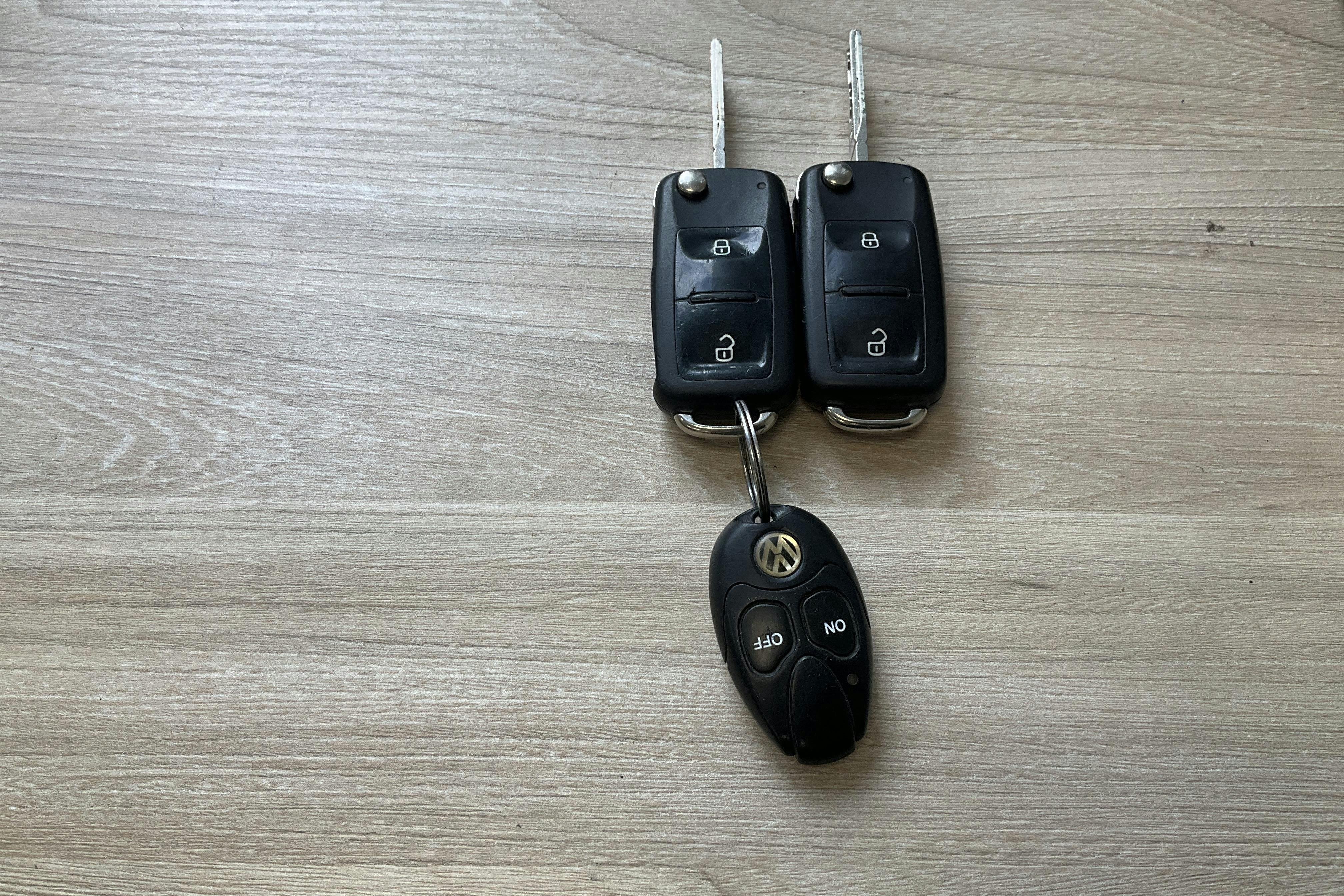 VW Transporter T5 2.0 TDI (180hk) - 180 380 km - Automatic - gray - 2013