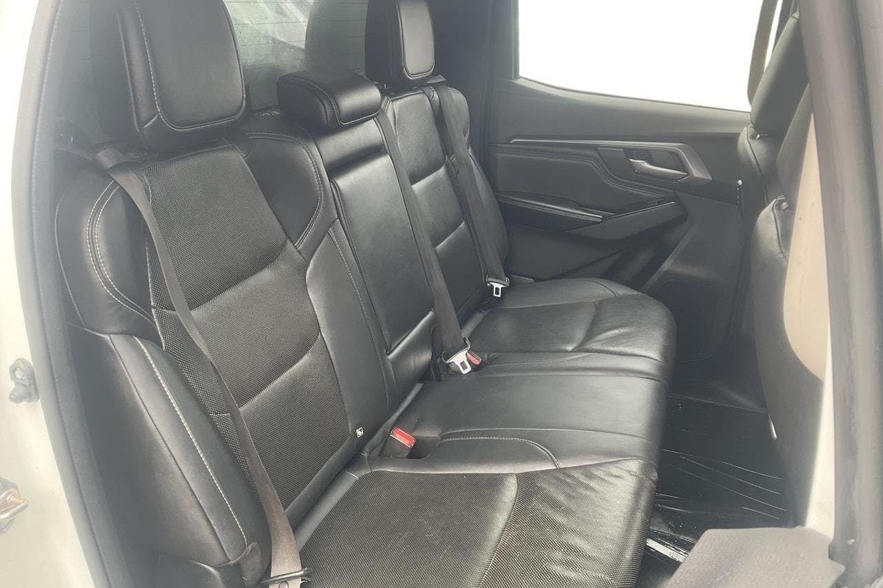 Isuzu D-MAX 1.9 DDI 4WD (163hk) - 8 066 mil - Automat - vit - 2020