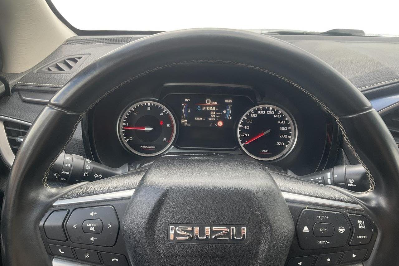 Isuzu D-MAX 1.9 DDI 4WD (163hk) - 8 282 mil - Automat - vit - 2020