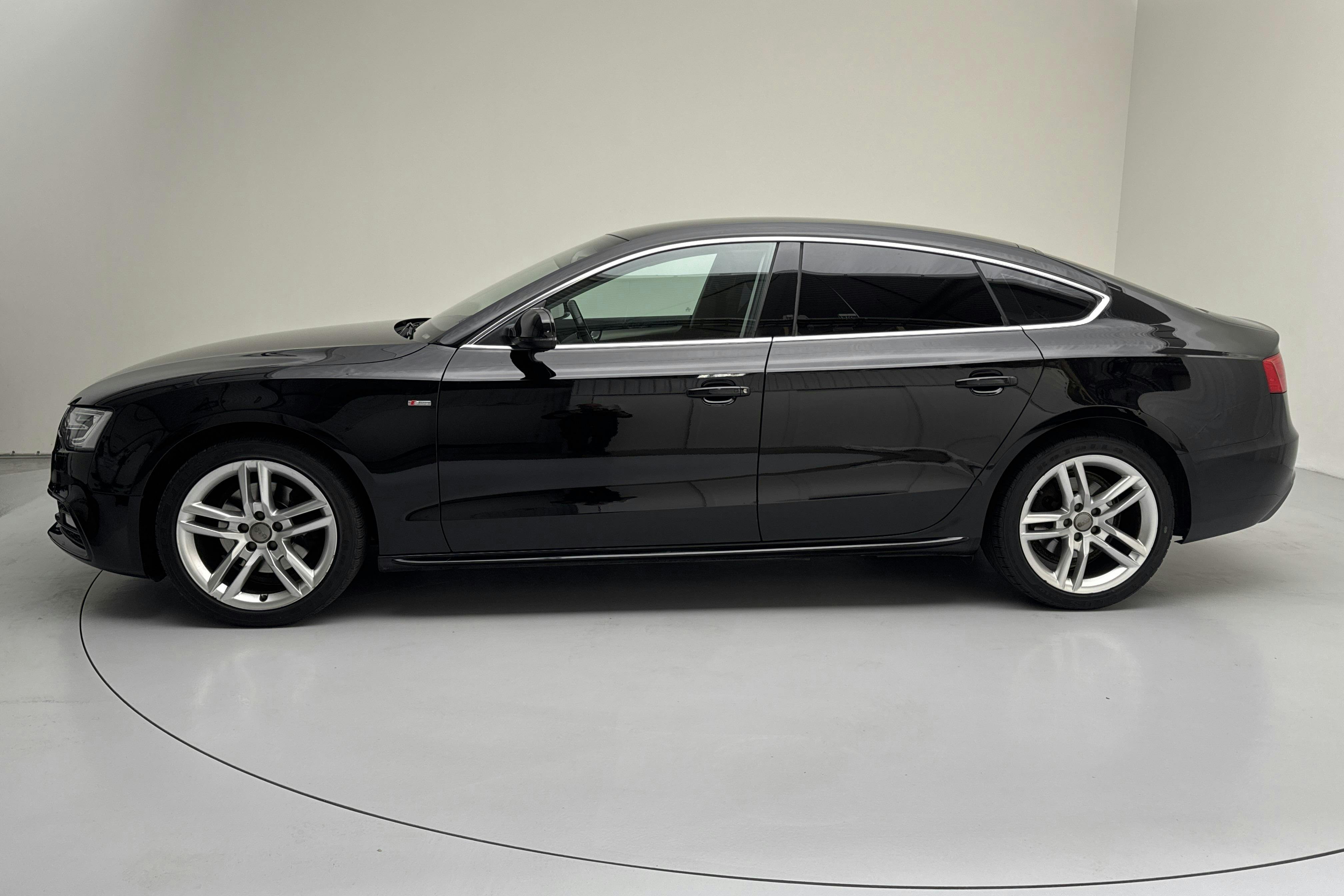 Audi A5 1.8 TFSI Sportback (144hk) - 10 298 mil - Manuell - svart - 2016