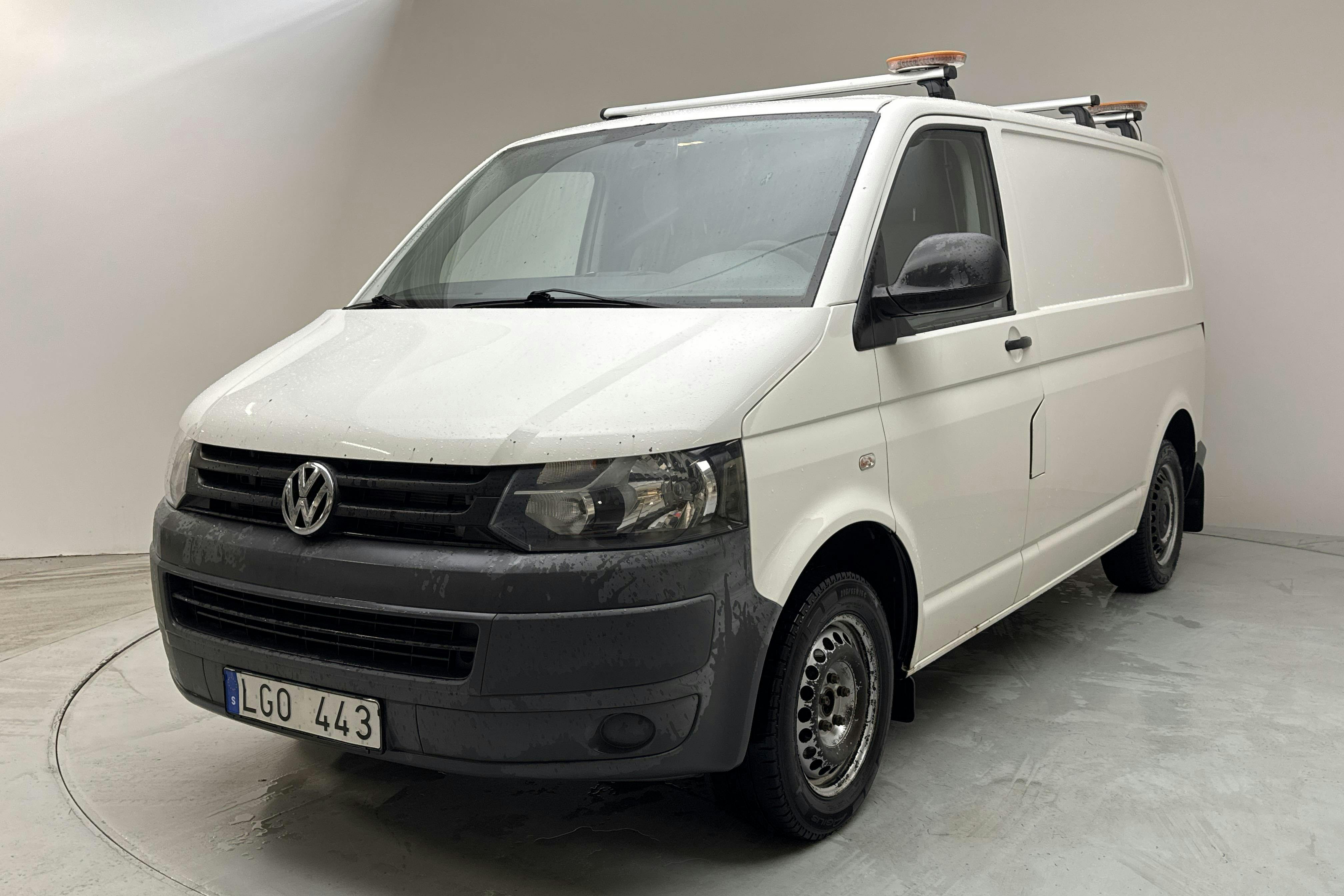 VW Transporter T5 2.0 TDI (140hk) - 202 940 km - Käsitsi - valge - 2011