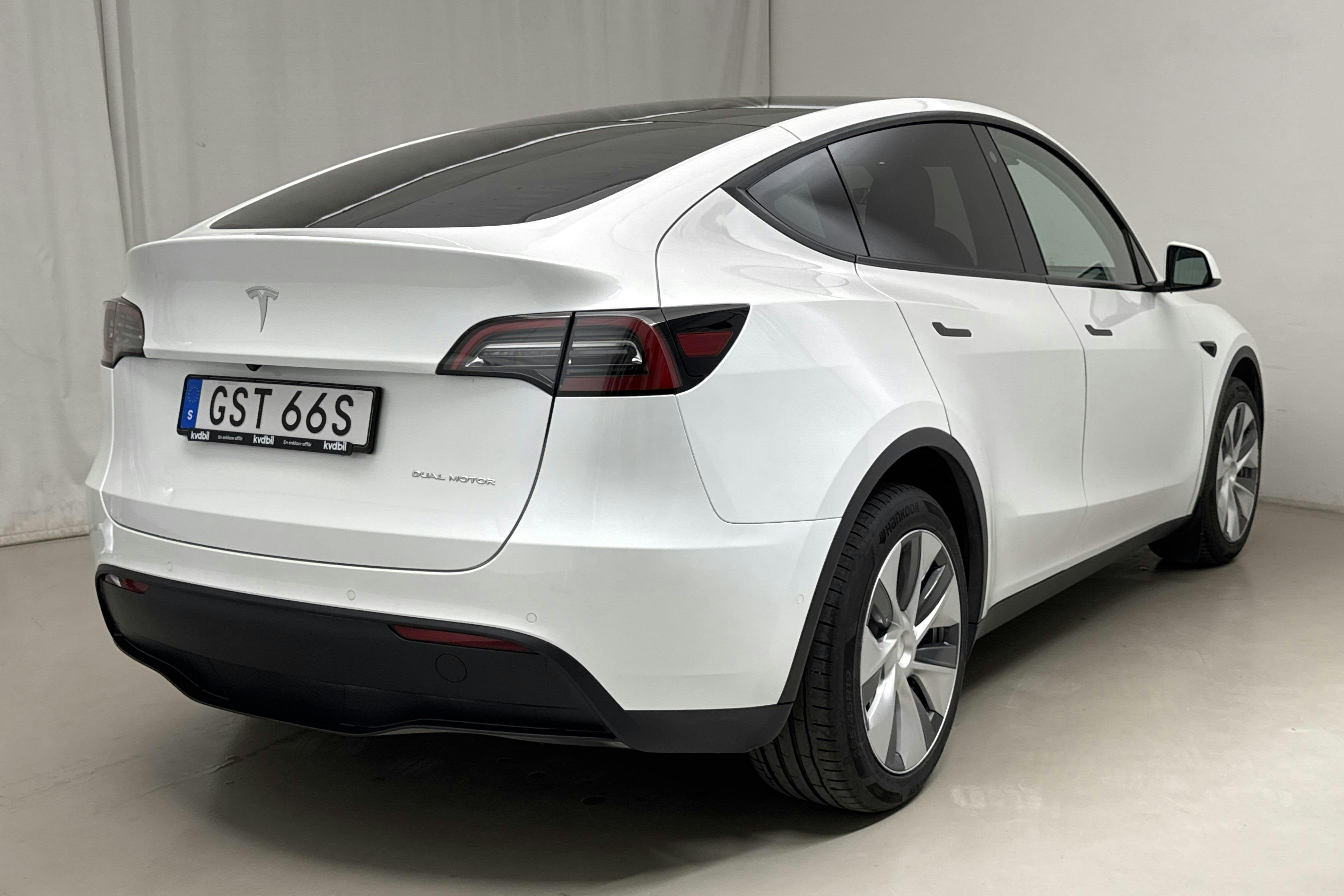 Tesla Model Y Long Range Dual Motor AWD - 10 642 mil - Automat - vit - 2021