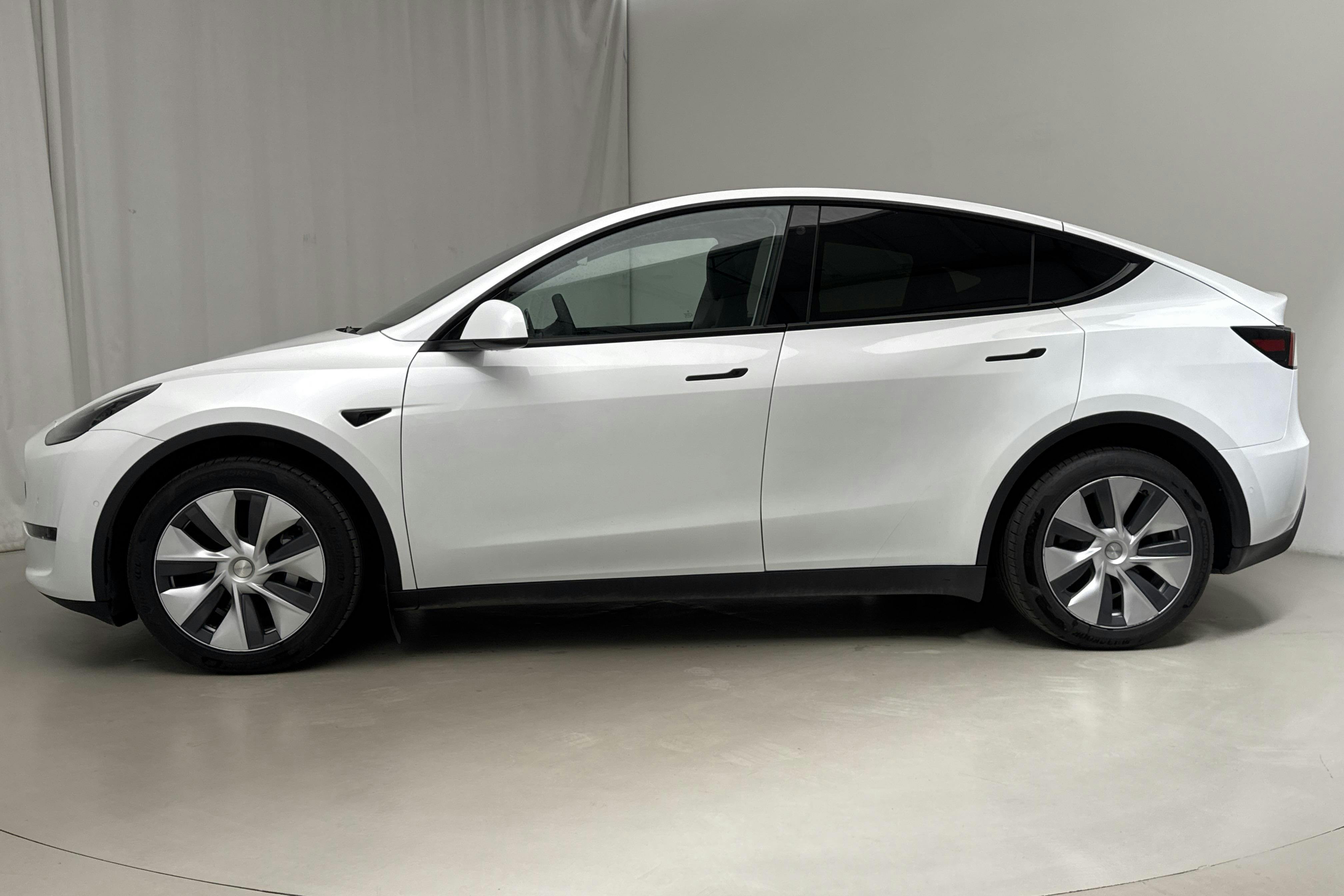 Tesla Model Y Long Range Dual Motor AWD - 10 642 mil - Automat - vit - 2021