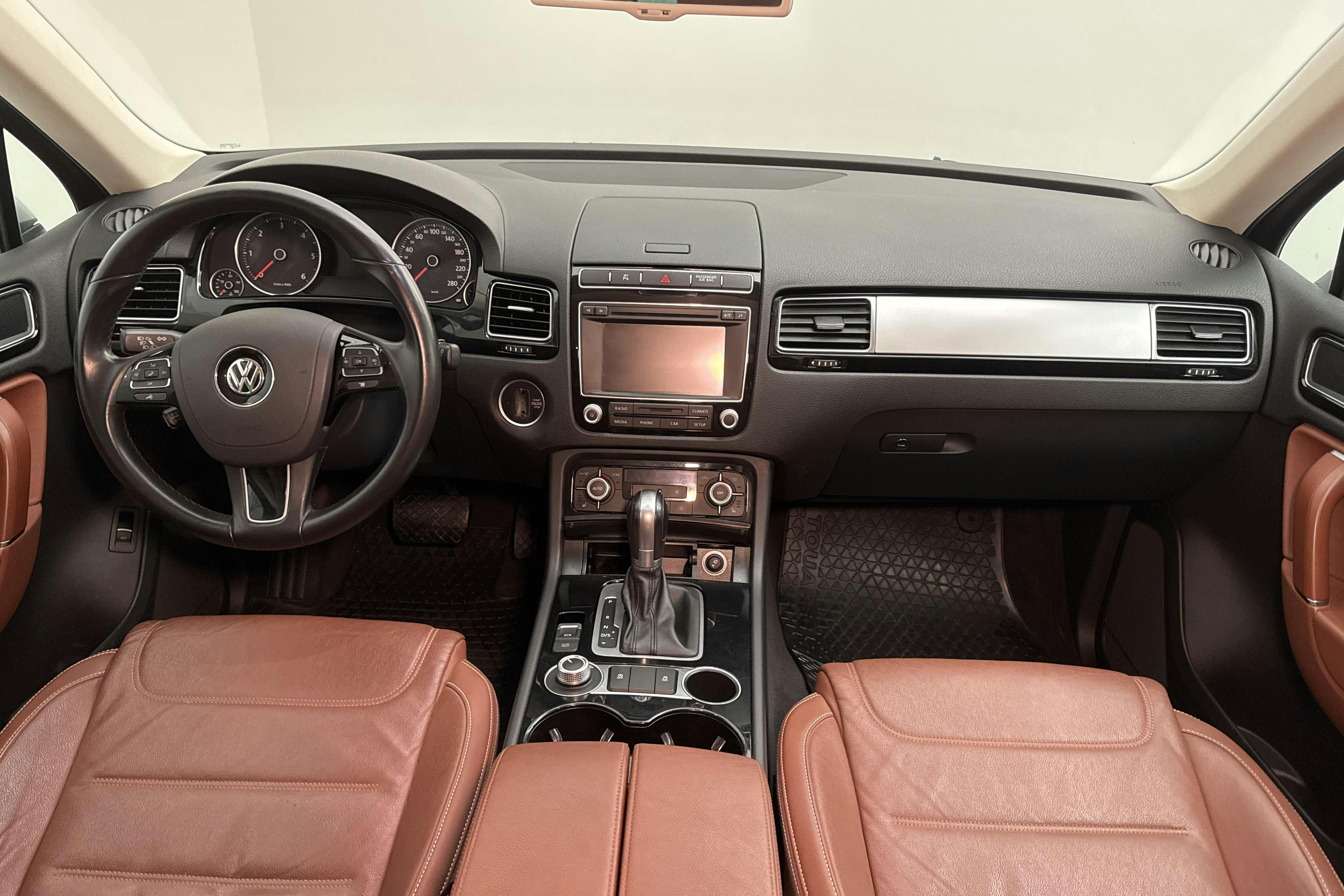 VW Touareg 3.0 TDI BlueMotion Technology (204hk) - 12 350 mil - Automat - silver - 2016