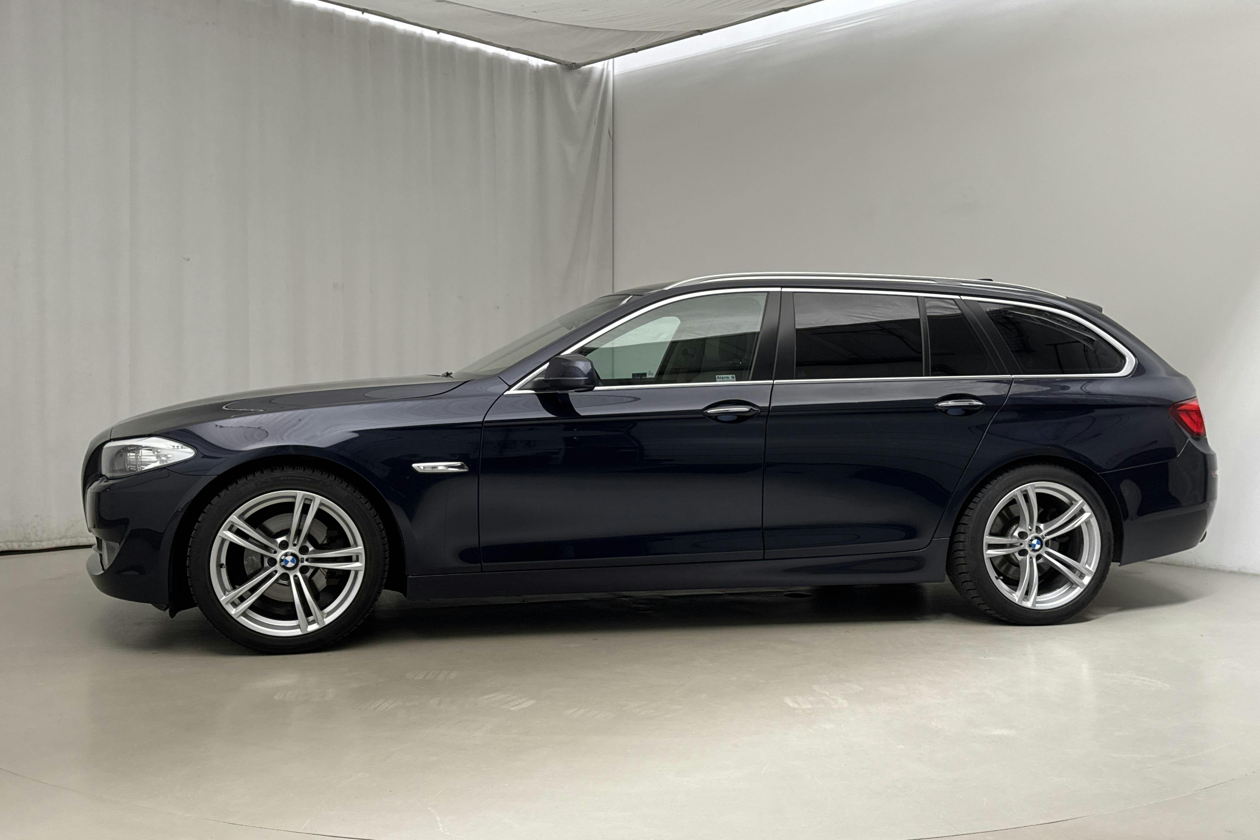 BMW 520d Touring, F11 (184hk) - 194 880 km - Automatic - blue - 2013