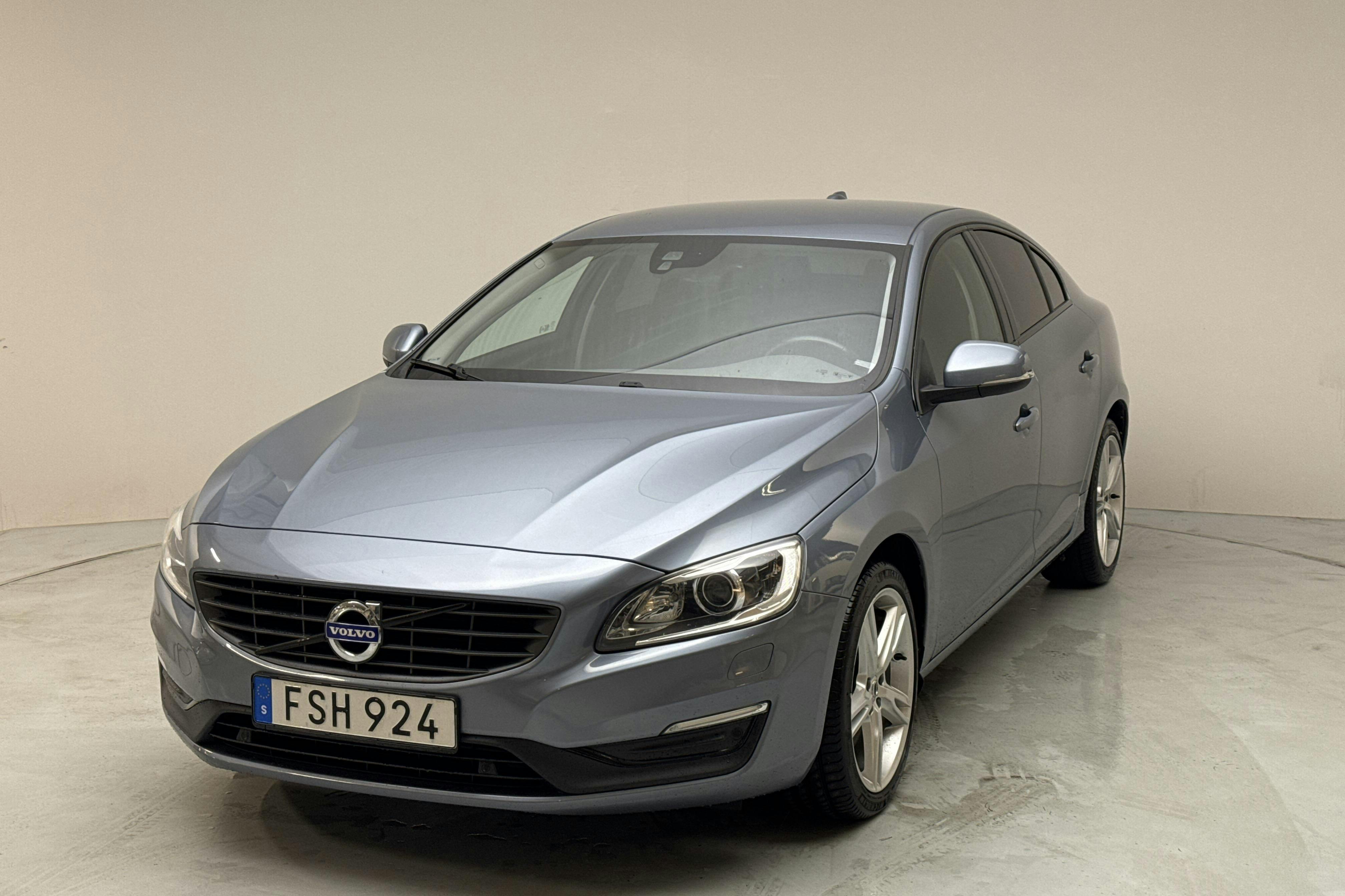 Volvo S60 D4 AWD (190hk) - 106 950 km - Automatic - Light Blue - 2018