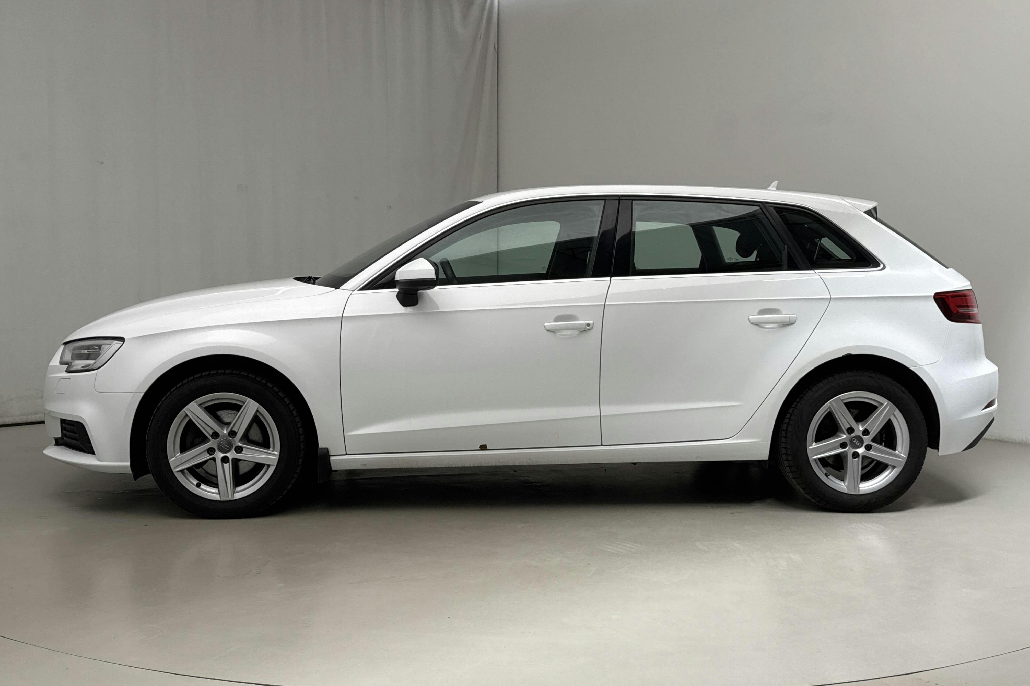Audi A3 1.0 TFSI Sportback (116hk) - 156 710 km - Manual - white - 2017