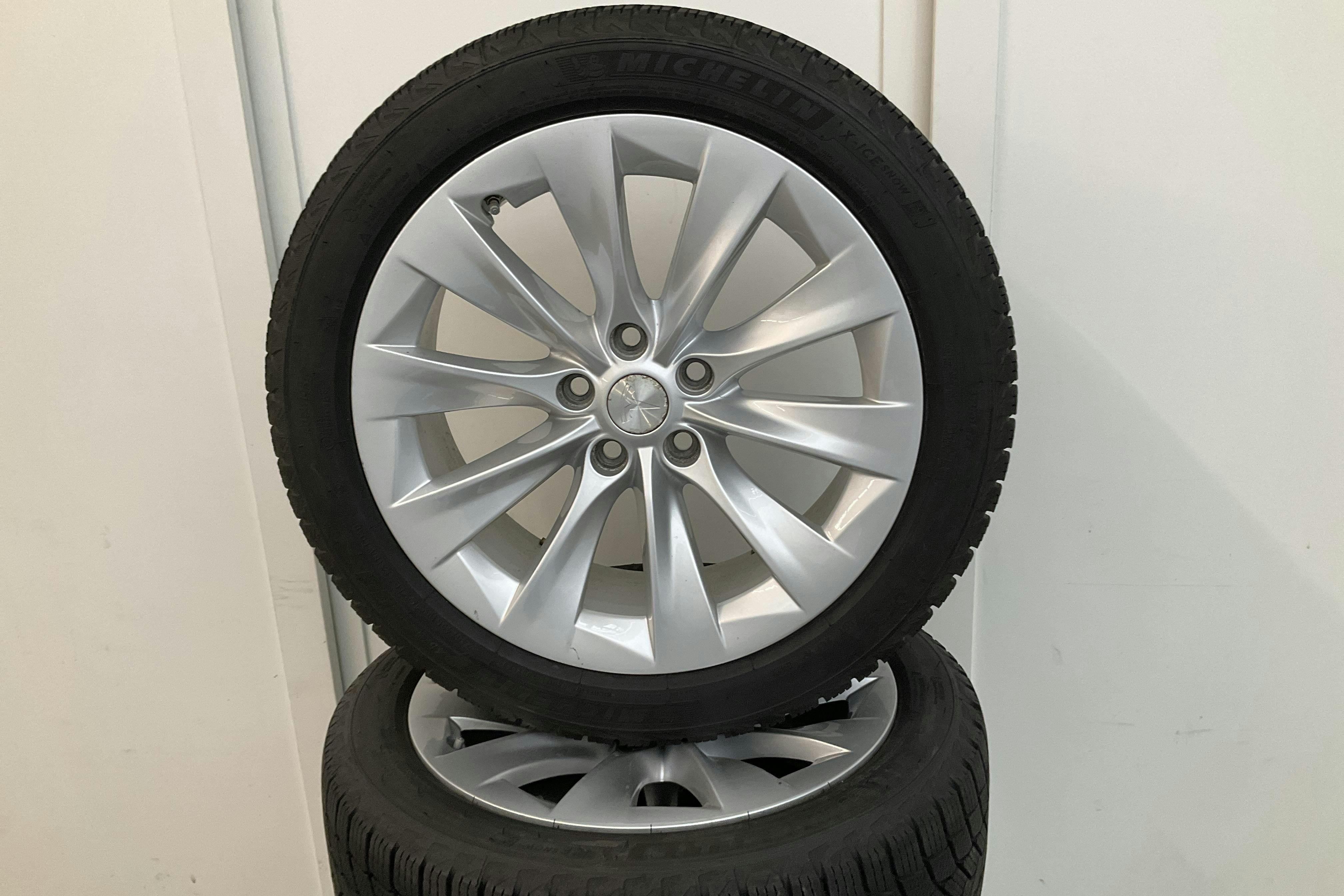 Tesla Model S Dual Motor Performance AWD - 5 290 mil - Automat - vit - 2019
