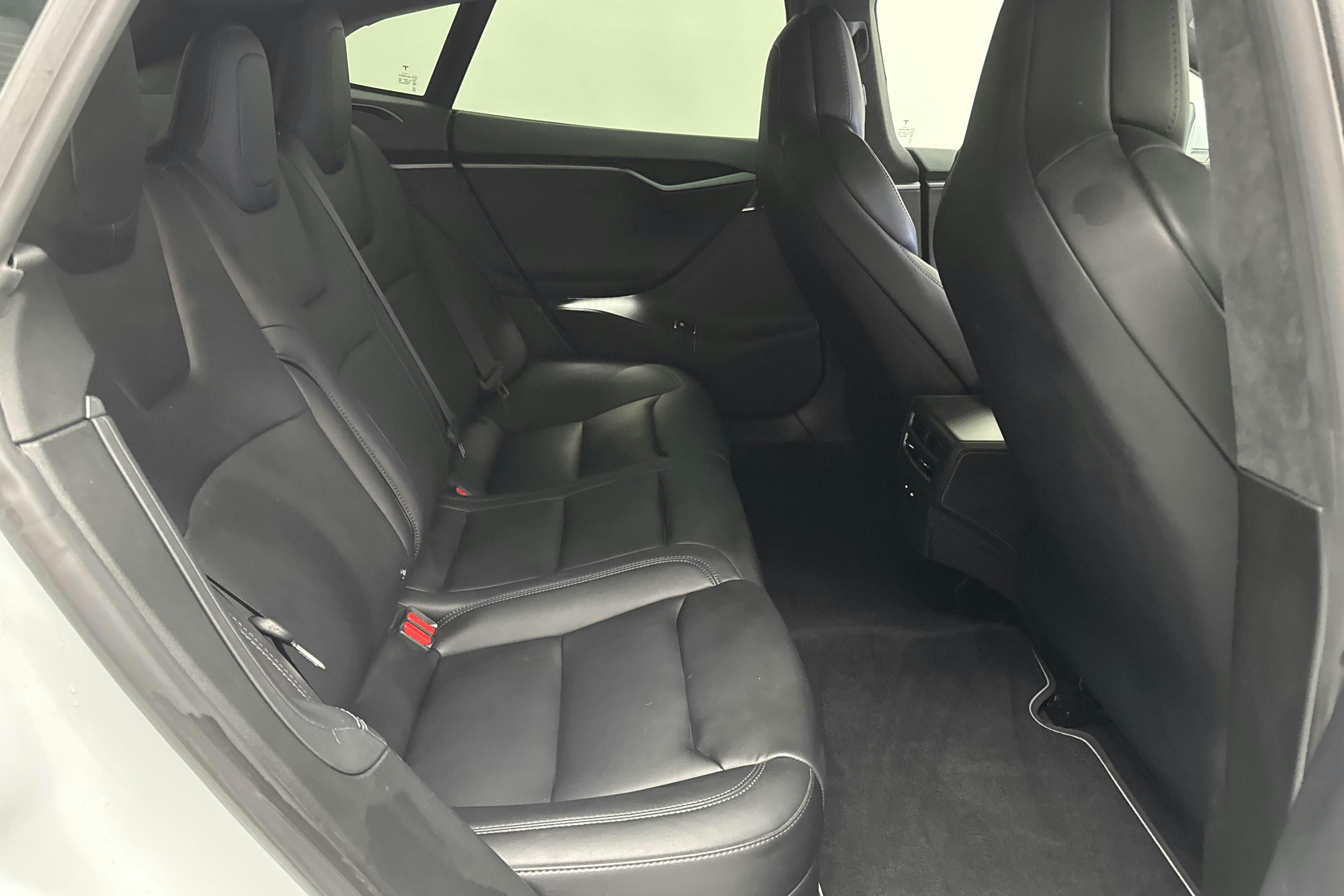 Tesla Model S Dual Motor Performance AWD - 5 290 mil - Automat - vit - 2019