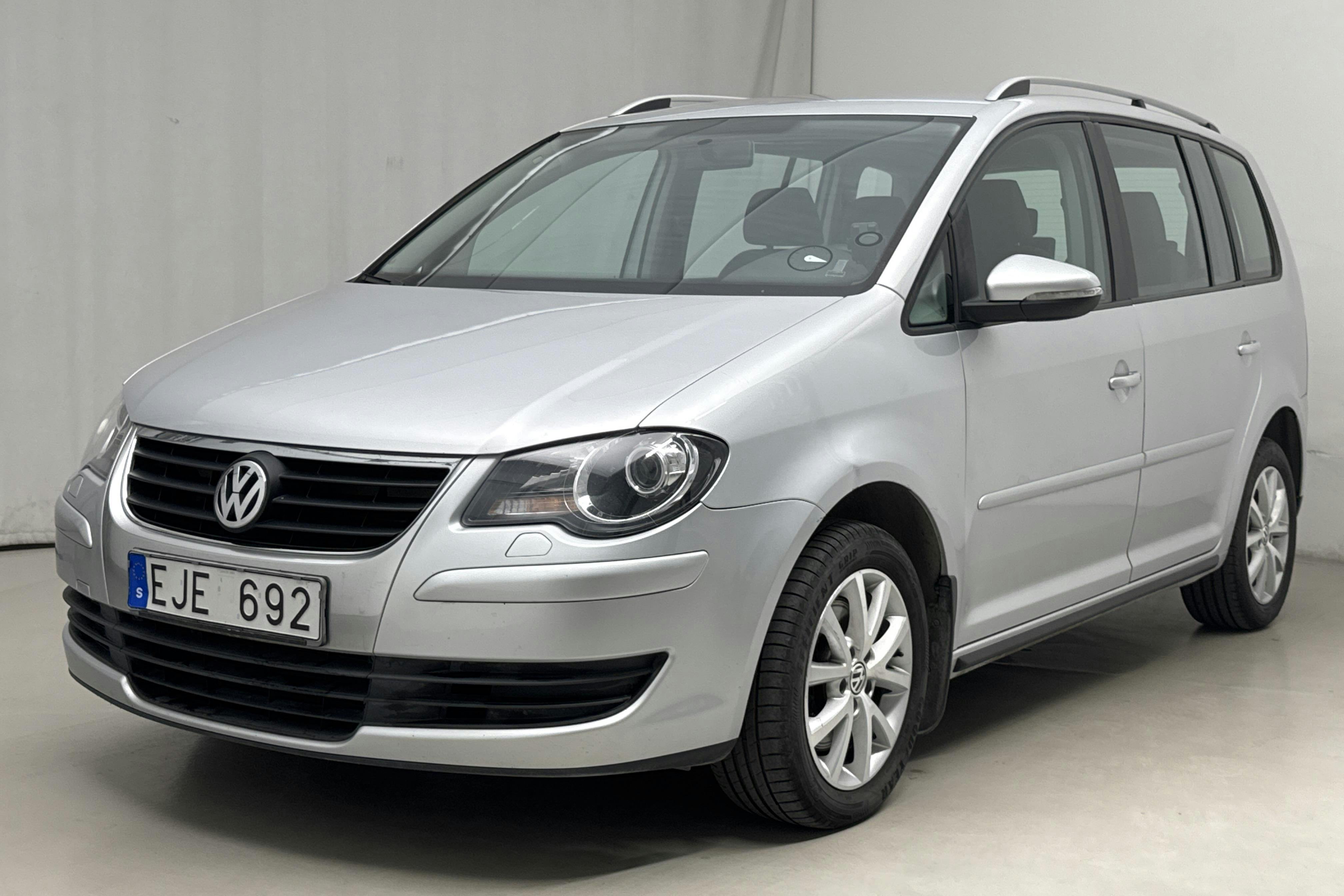 VW Touran 1.4 TGI EcoFuel (150hk) - 10 480 mil - Manuell - silver - 2010