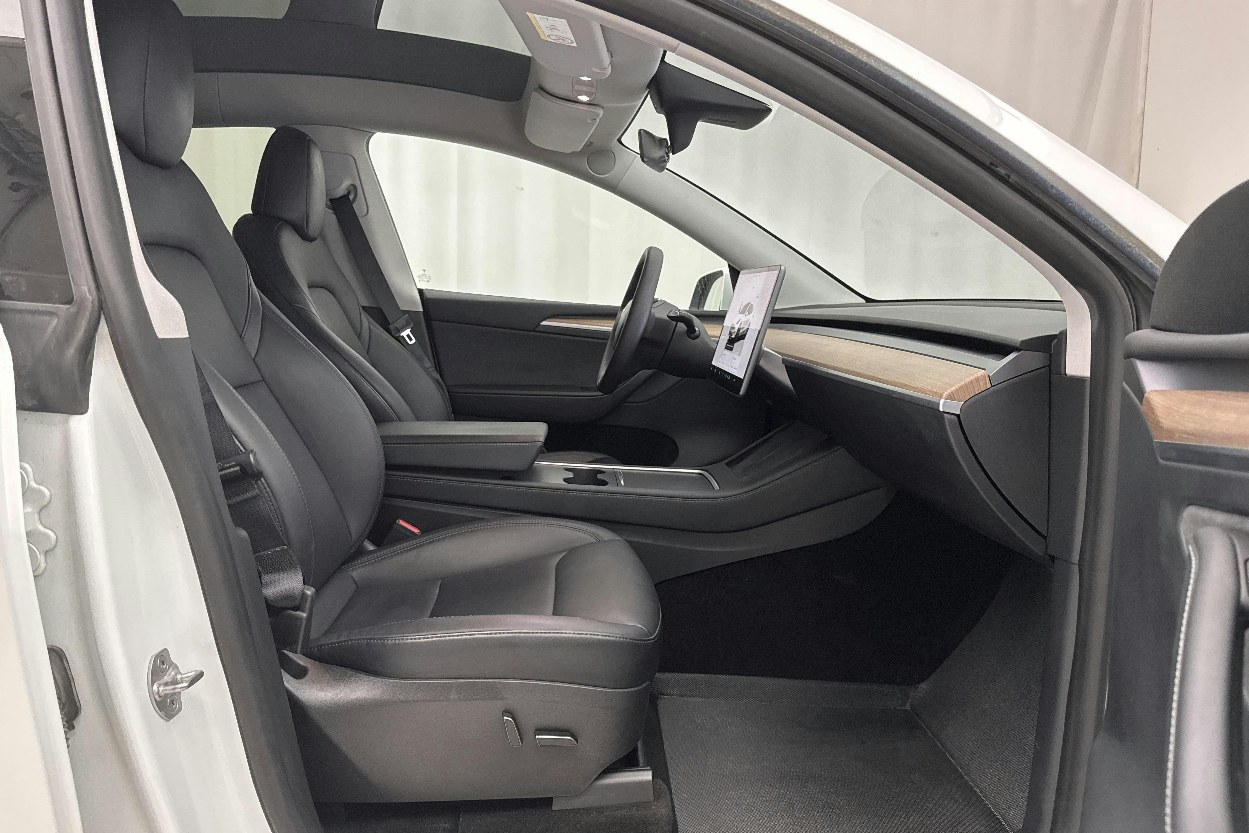 Tesla Model Y Performance Dual Motor AWD - 11 427 mil - Automat - vit - 2022