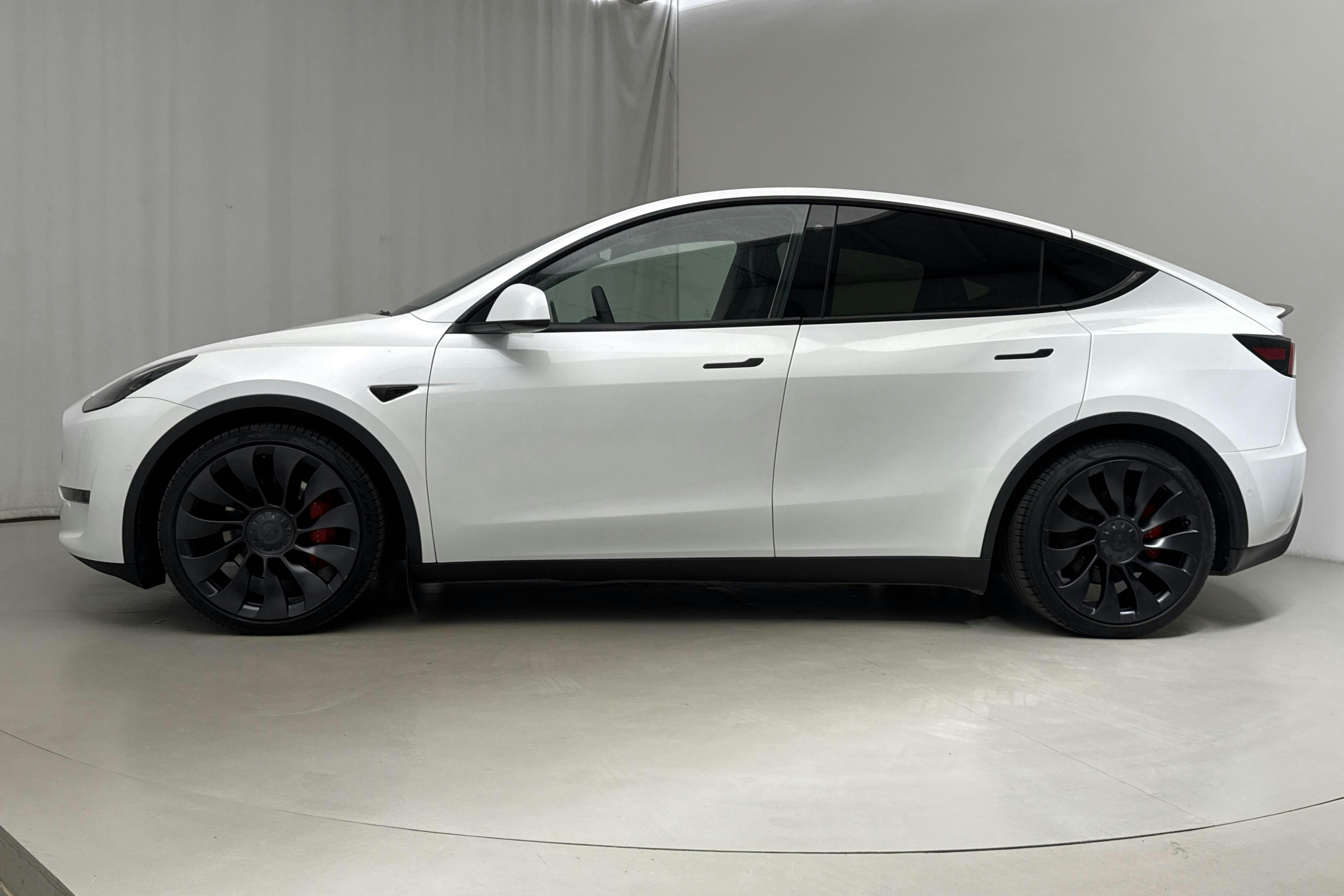 Tesla Model Y Performance Dual Motor AWD - 11 427 mil - Automat - vit - 2022
