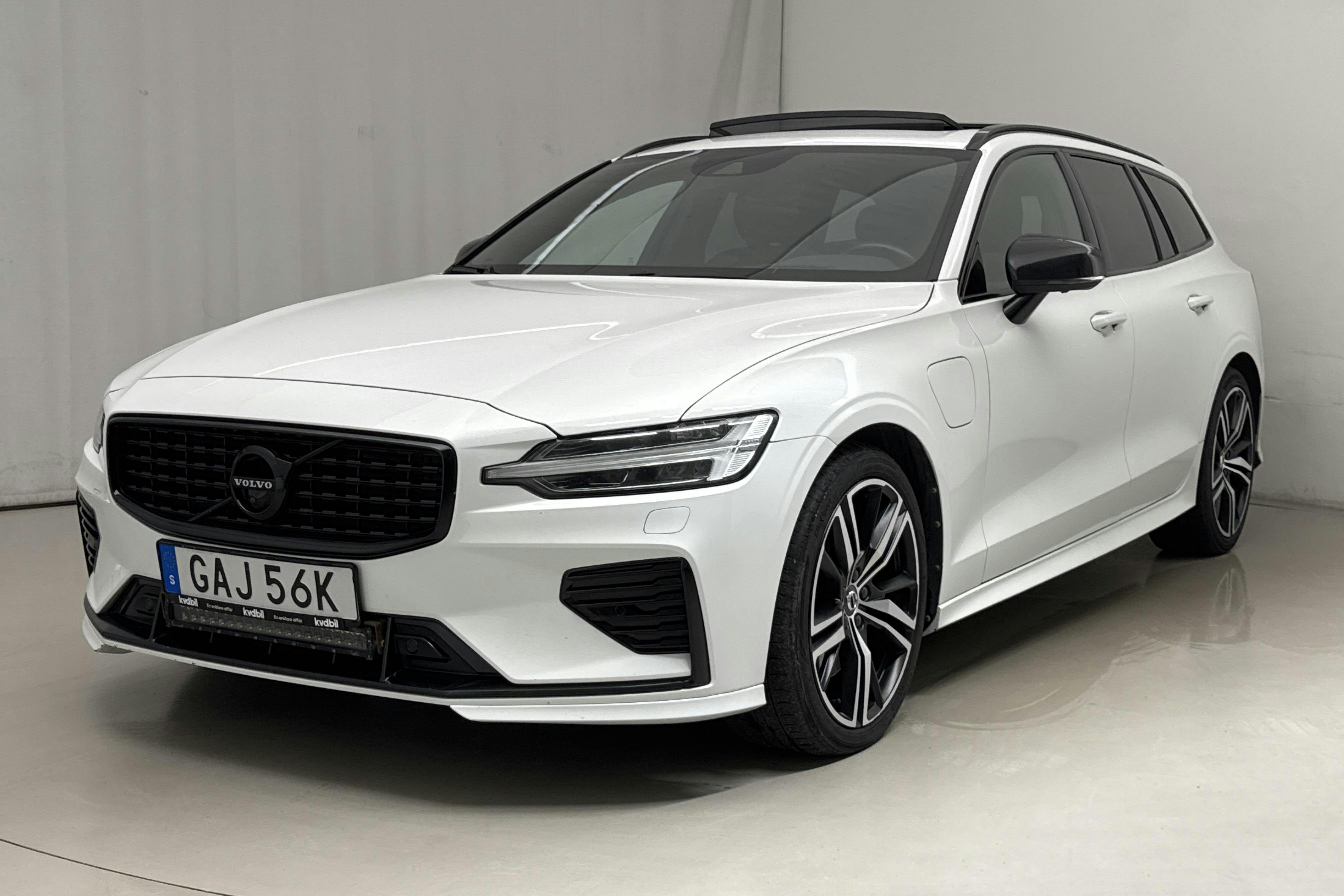 Volvo V60 T8 AWD Twin Engine (390hk) - 12 344 mil - Automat - vit - 2021