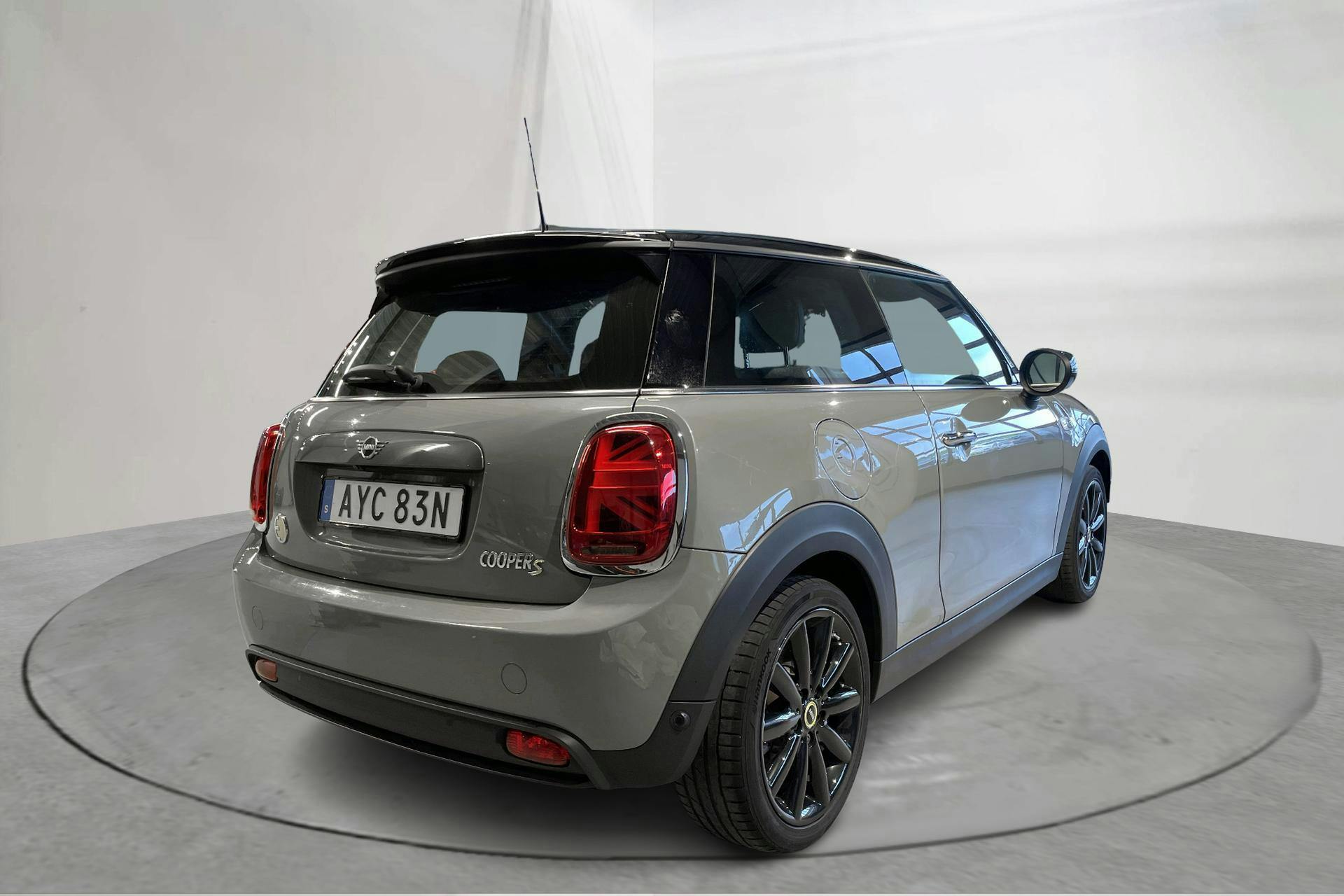 MINI Cooper SE, F56 (184hk) - 56 830 km - Automaatne - hall - 2021