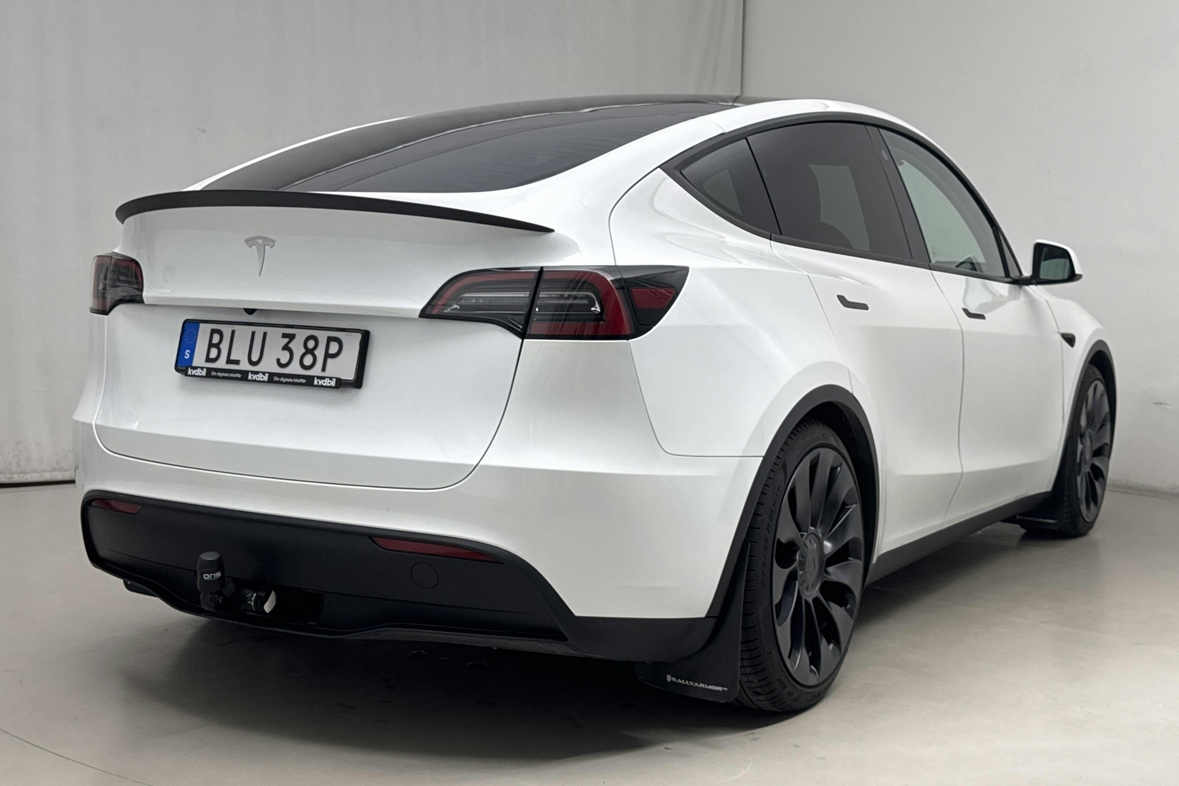 Tesla Model Y Performance Dual Motor AWD - 42 310 km - Automatic - white - 2023