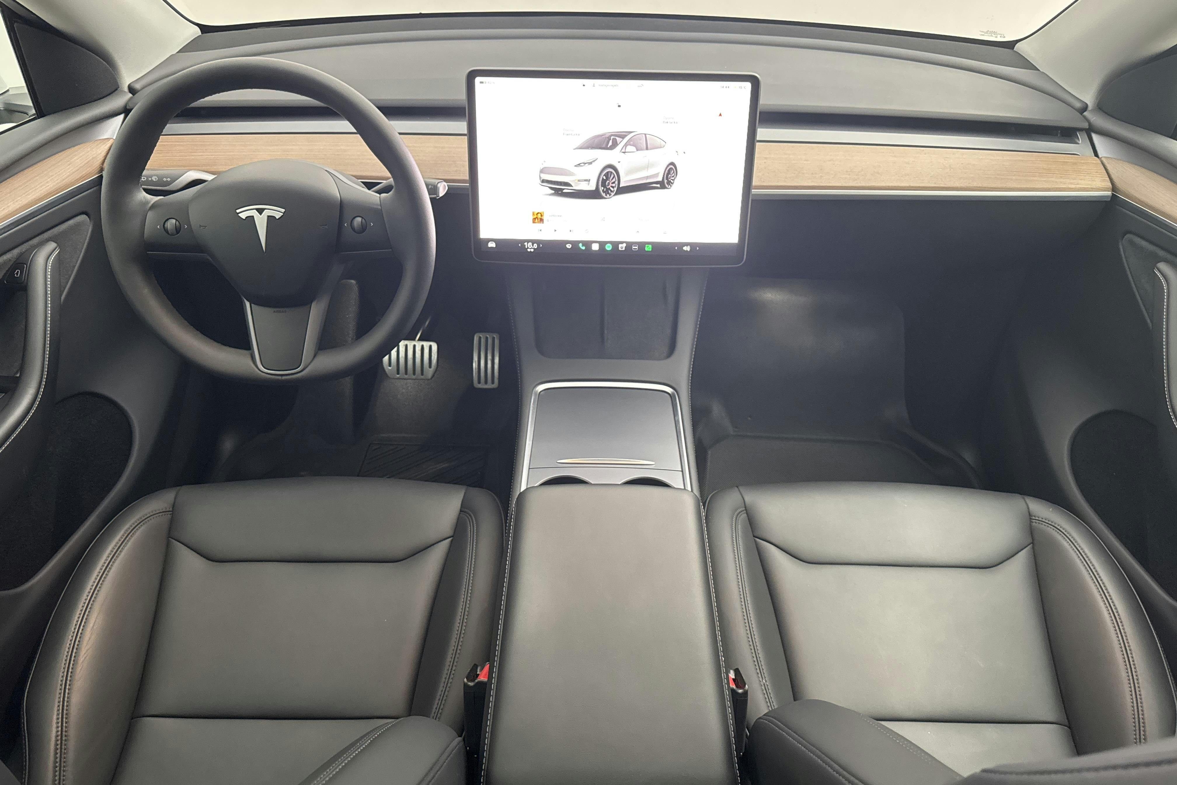 Tesla Model Y Performance Dual Motor AWD - 42 310 km - Automatic - white - 2023