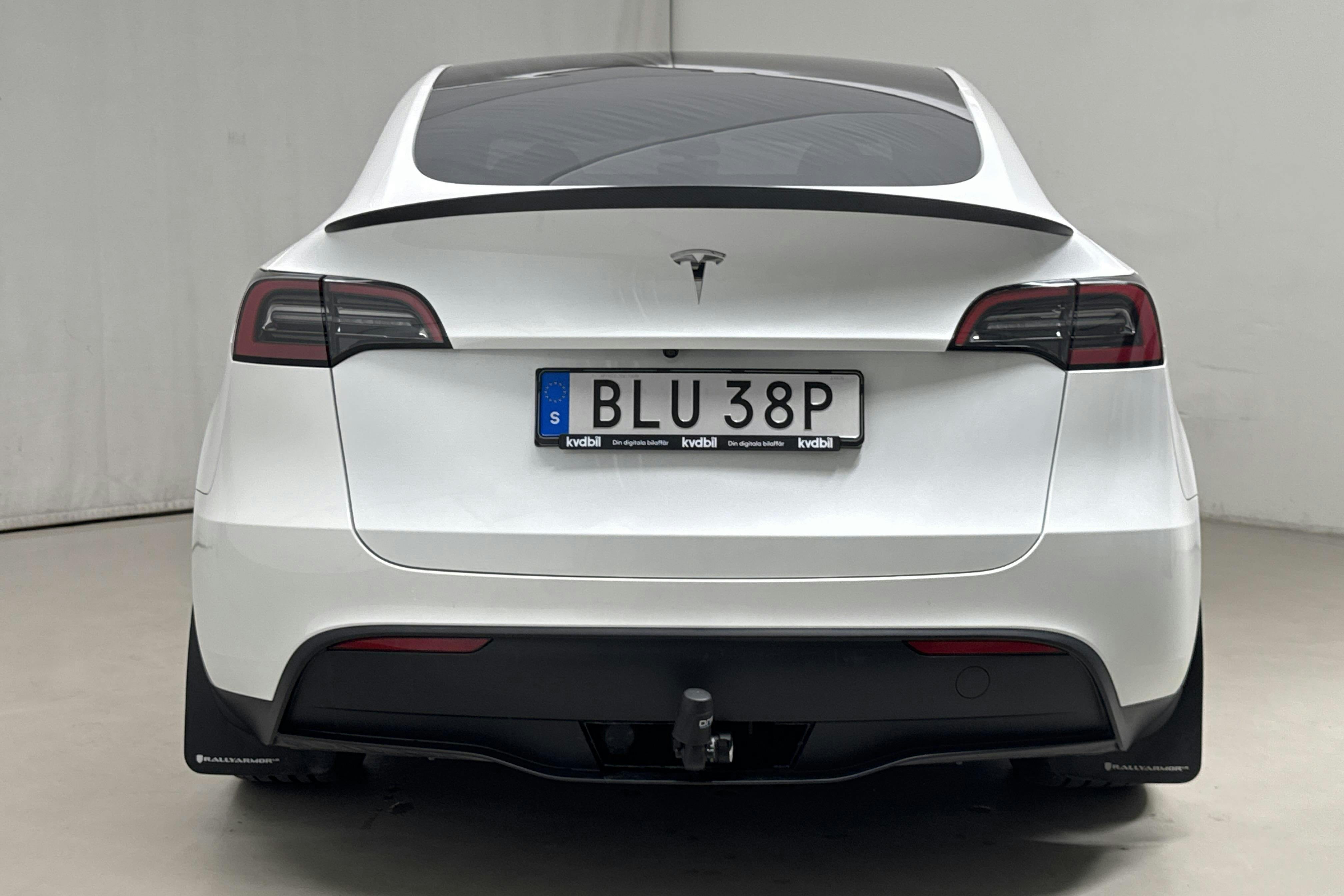 Tesla Model Y Performance Dual Motor AWD - 42 310 km - Automatic - white - 2023
