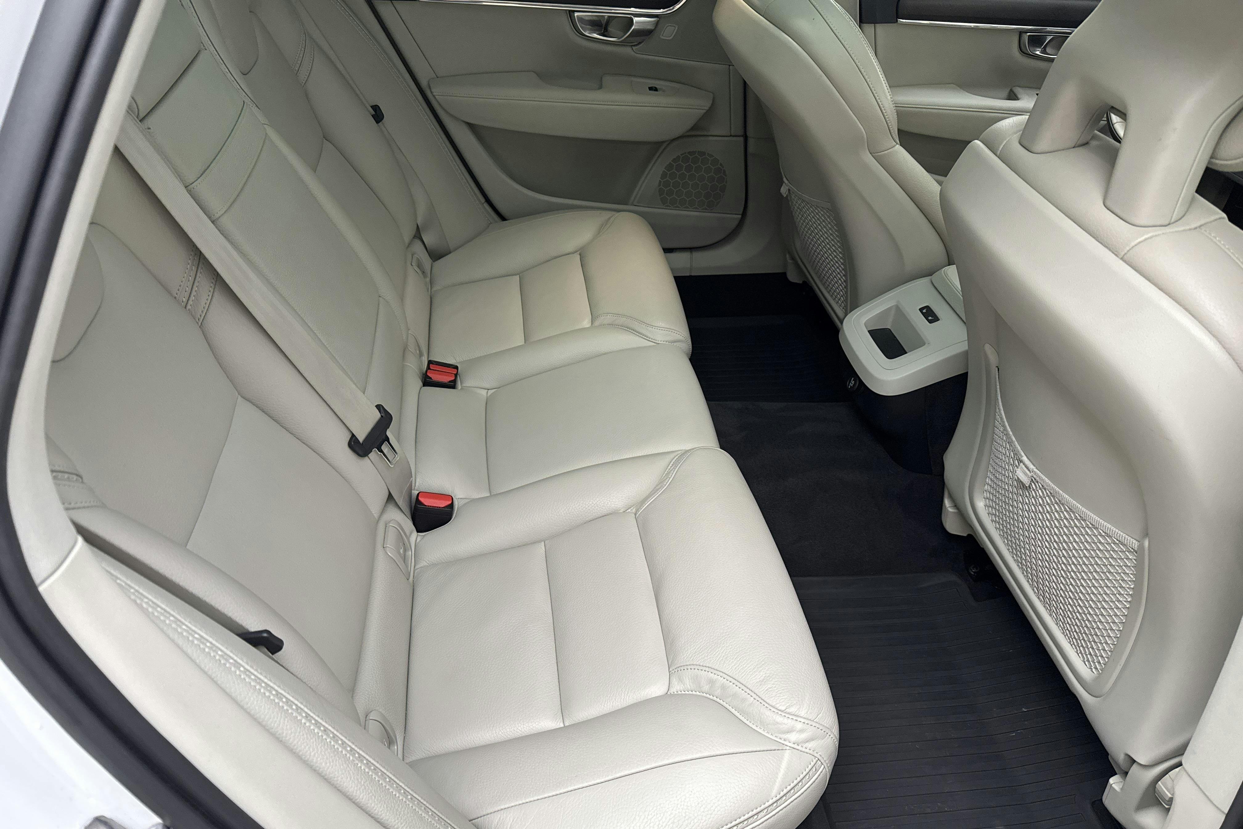Volvo V90 T5 Cross Country AWD (254hk) - 21 653 mil - Automat - vit - 2018