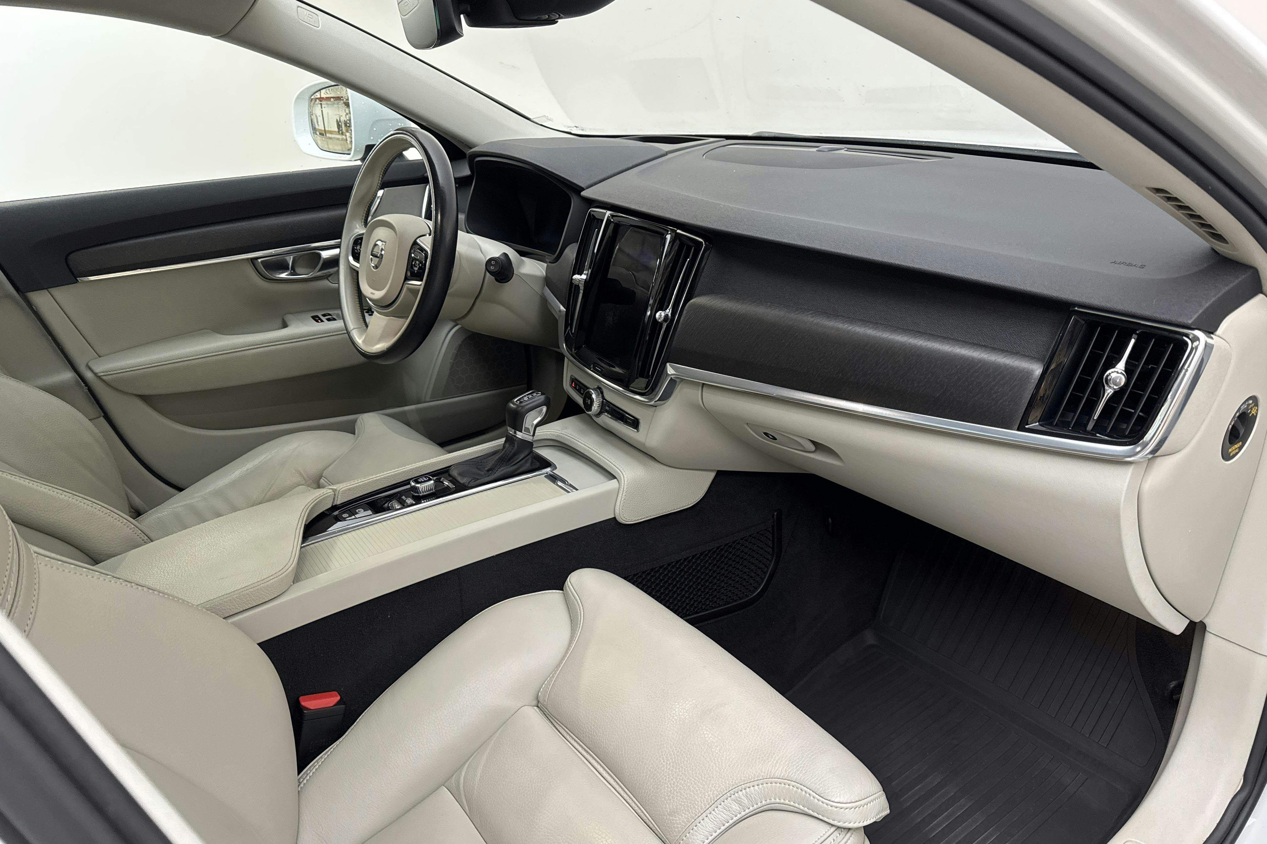 Volvo V90 T5 Cross Country AWD (254hk) - 21 653 mil - Automat - vit - 2018