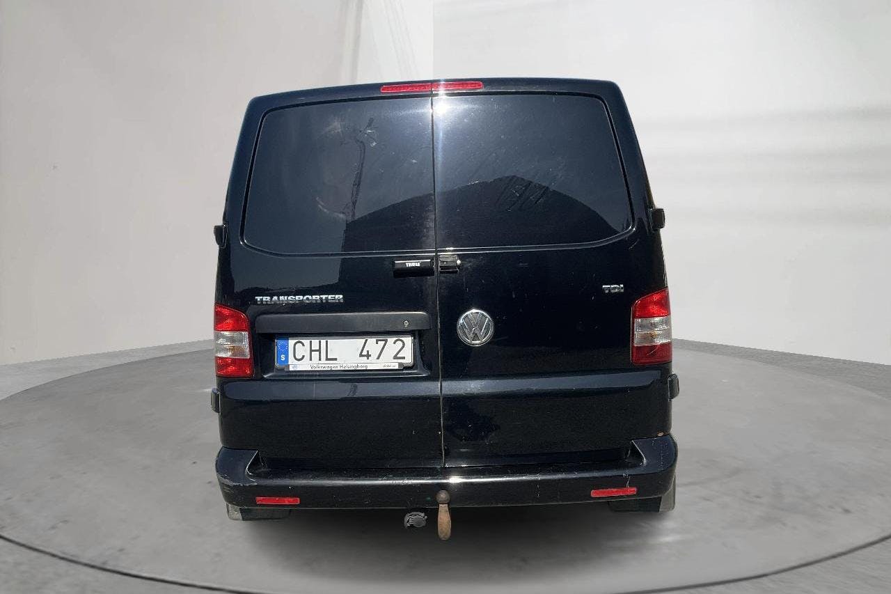 VW Transporter T5 2.0 TDI (102hk) - 137 100 km - Käsitsi - must - 2011