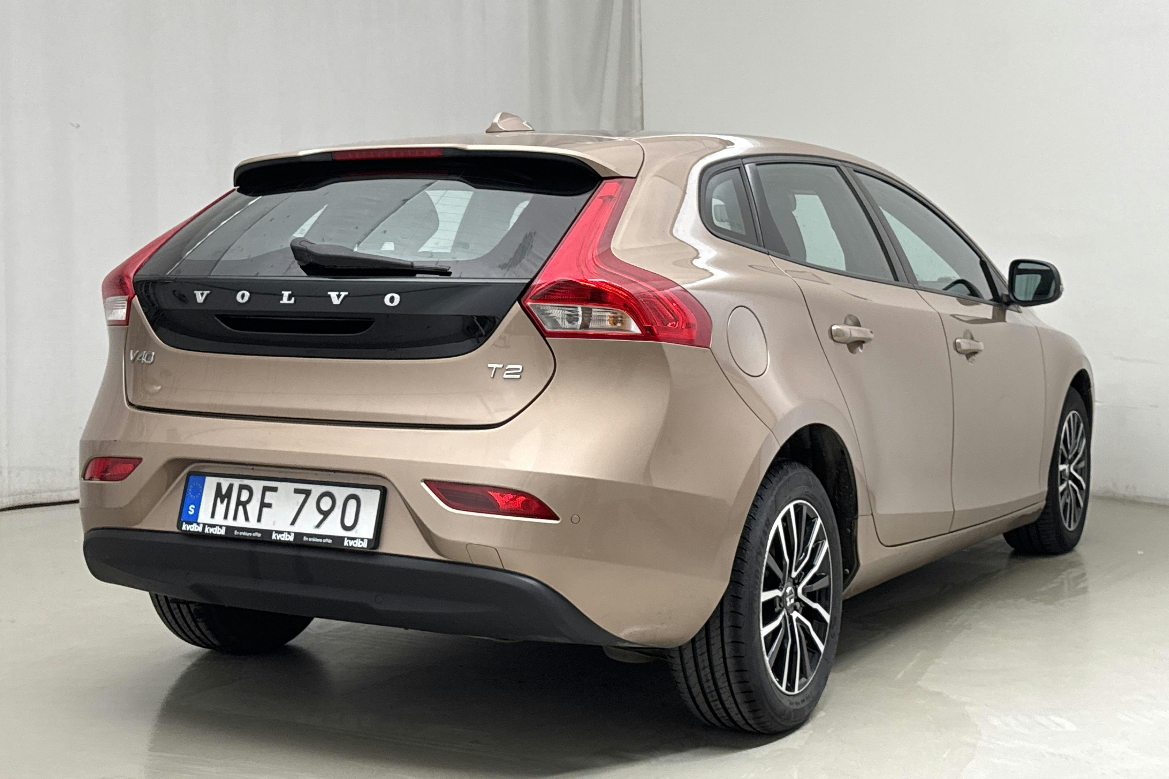 Volvo V40 T2 (122hk) - 10 274 mil - Automat - brun - 2017