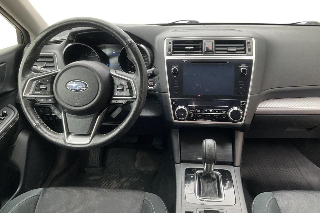 Subaru Outback 2.5i 4WD (175hk) - 11 239 mil - Automat - grå - 2019