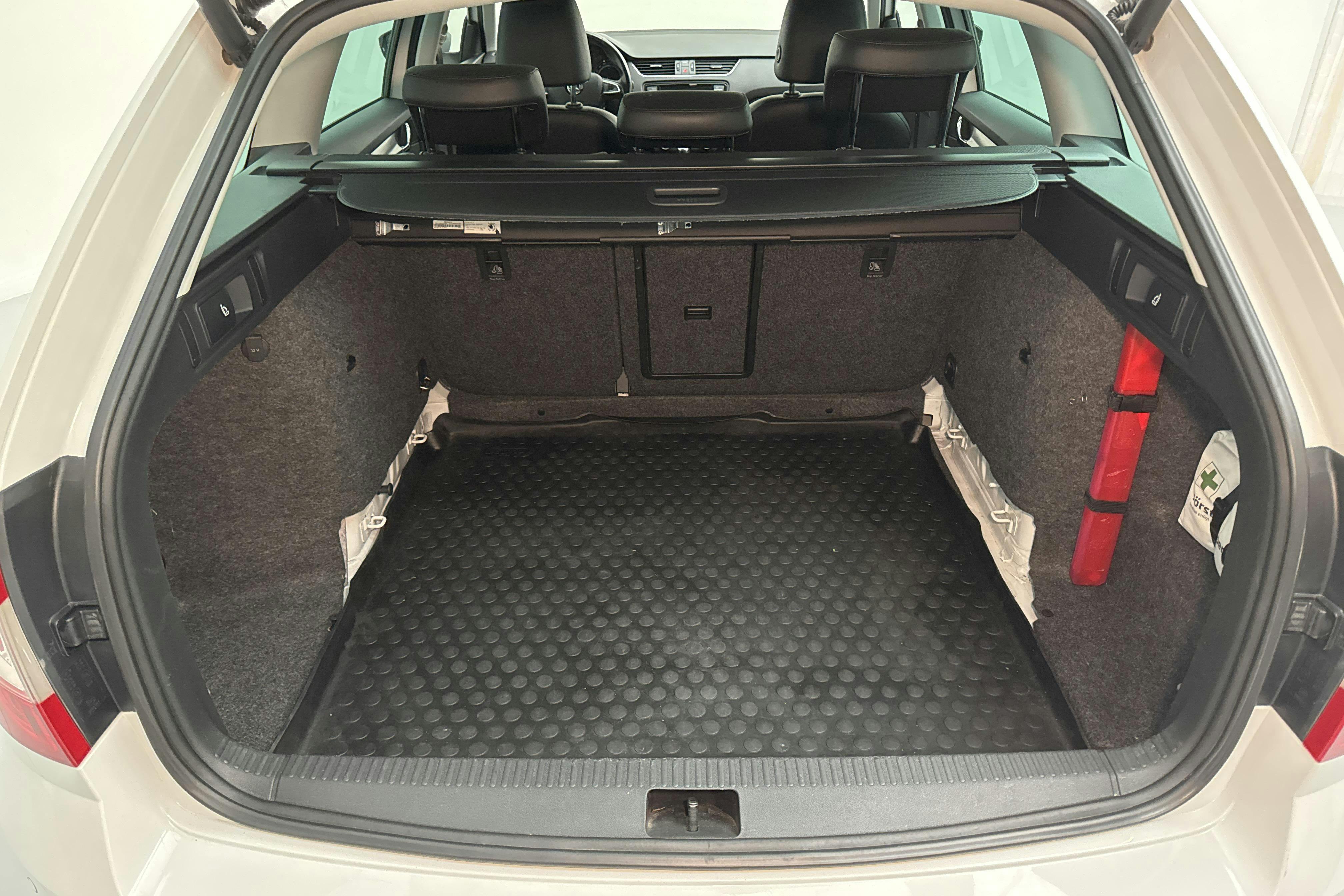 Skoda Octavia Scout II 2.0 TDI 4X4 (184hk) - 18 862 mil - Automat - vit - 2016