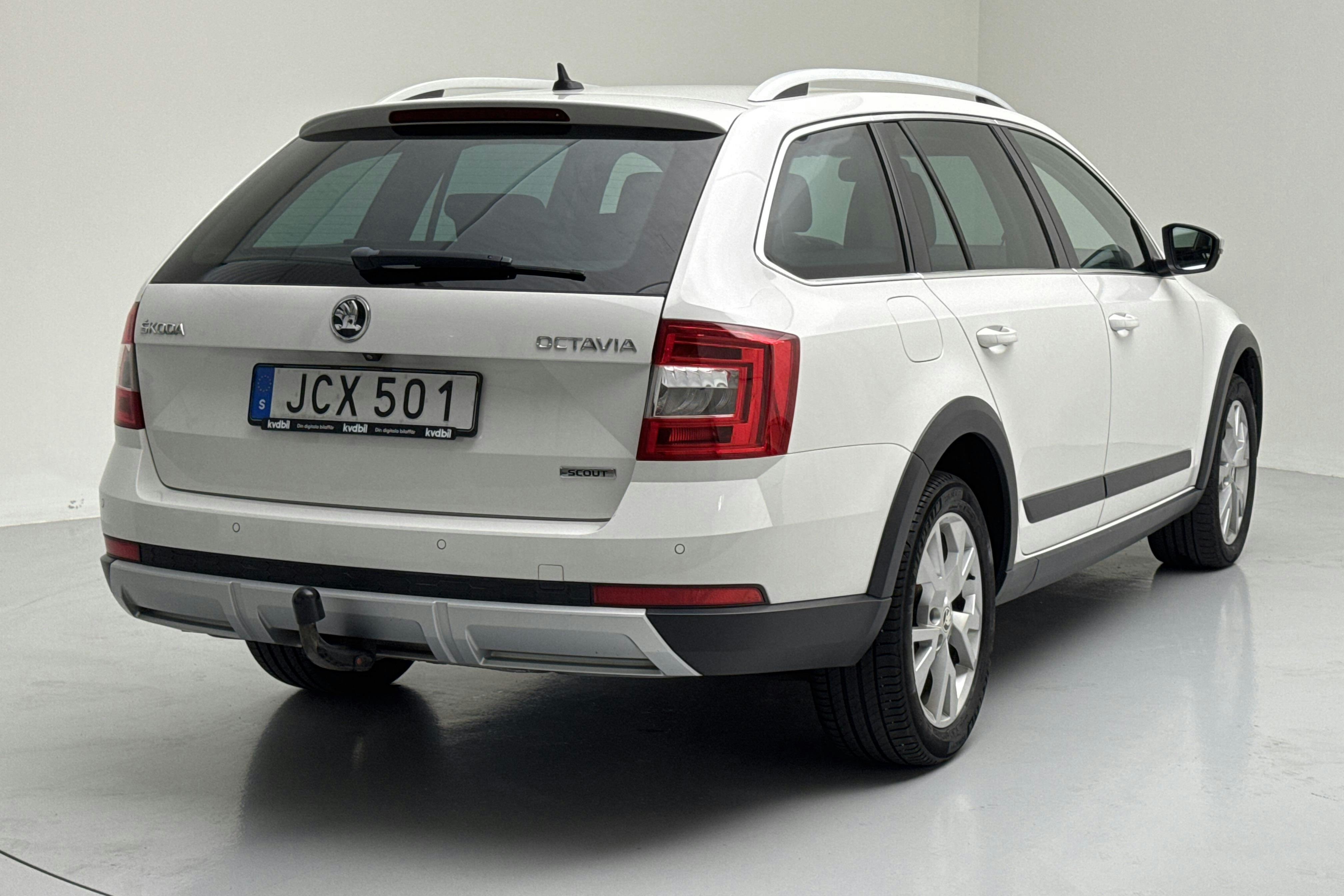 Skoda Octavia Scout II 2.0 TDI 4X4 (184hk) - 18 862 mil - Automat - vit - 2016