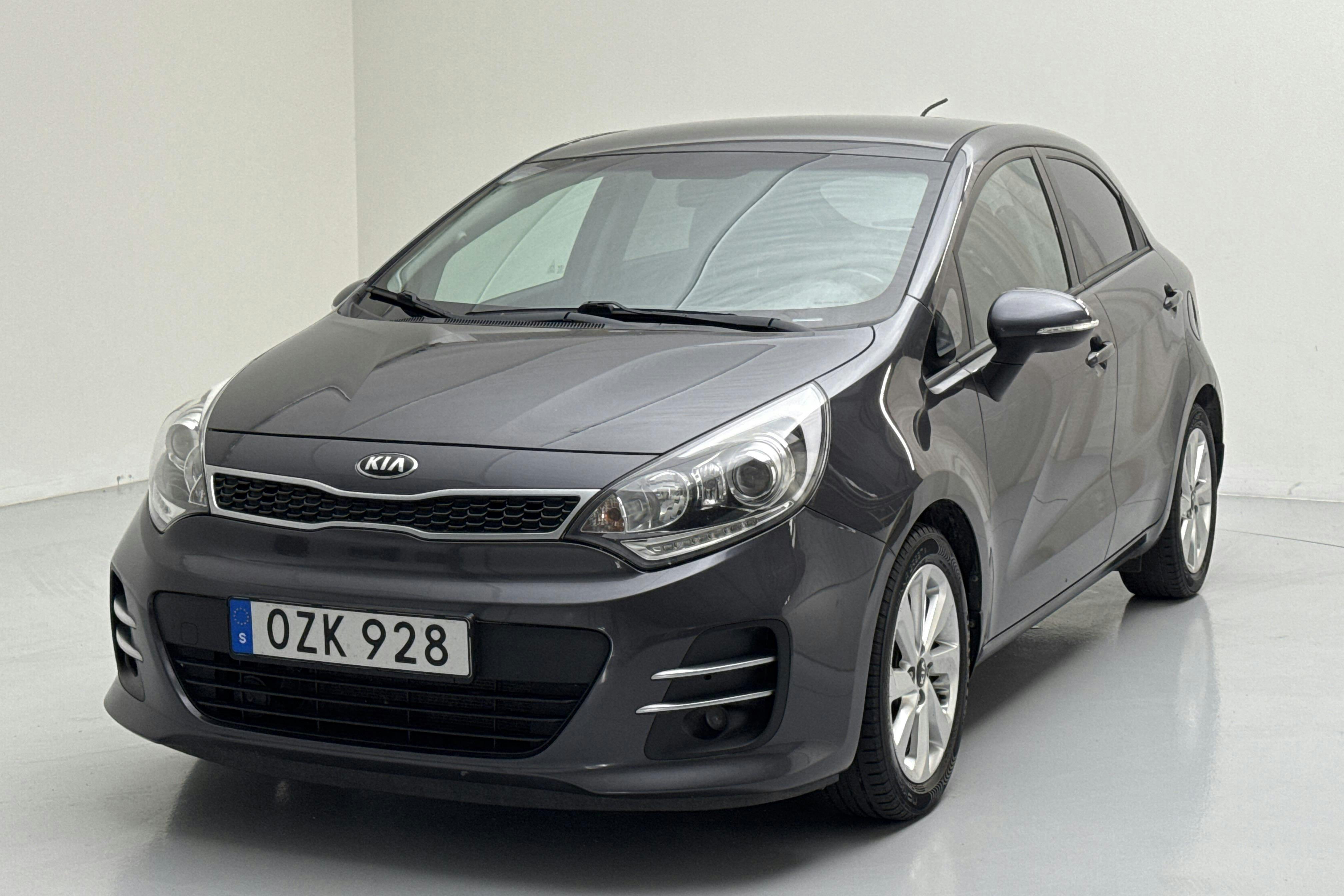 KIA Rio 1.4 (109hk) - 9 669 mil - Automat - grå - 2016