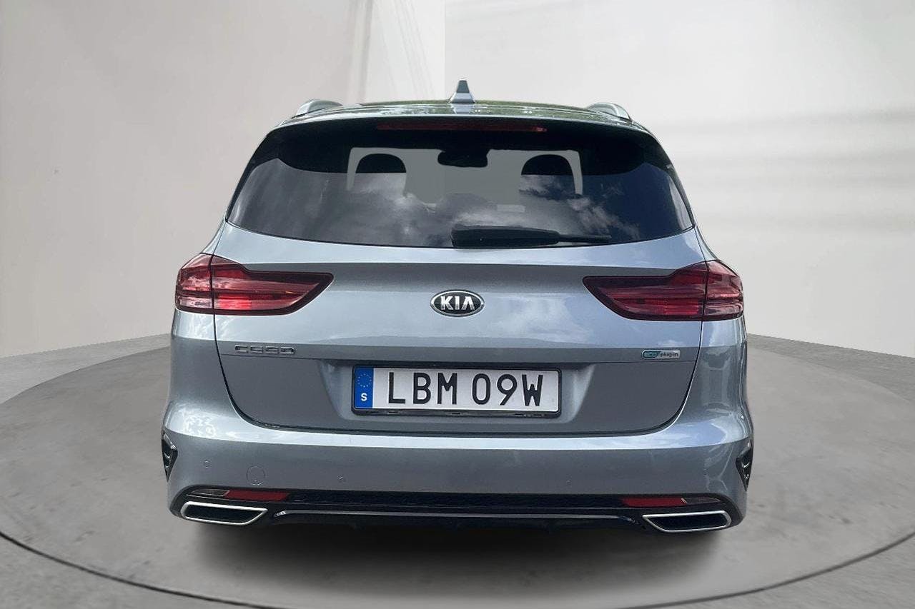 KIA Ceed 1.6 Plug-in Hybrid SW (141hk) - 5 840 mil - Automat - grå - 2021