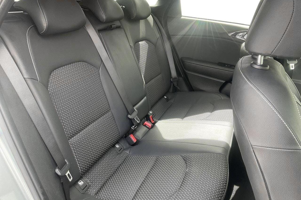 KIA Ceed 1.6 Plug-in Hybrid SW (141hk) - 5 840 mil - Automat - grå - 2021