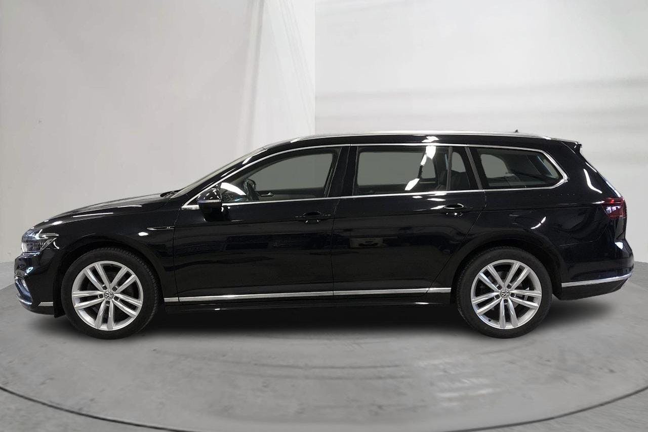 Presentation photo 2 of 15: VW Passat 2.0 TDI Sportscombi 4MOTION (190hk) - 118 990 km - Automatic - black - 2020