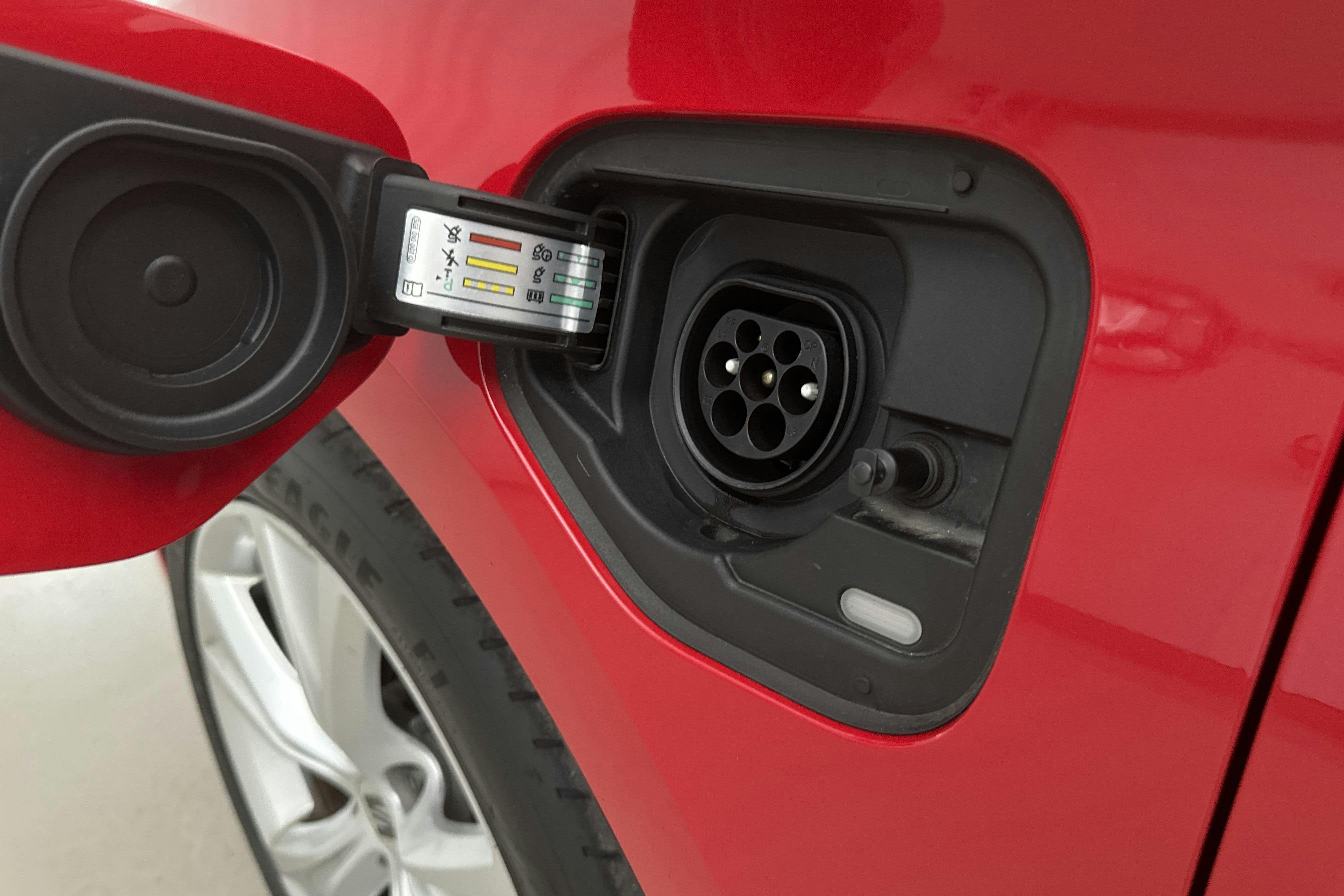 Seat Leon 1.4 e-Hybrid Plug-in Sportstourer (204hk) - 8 587 mil - Automat - röd - 2021