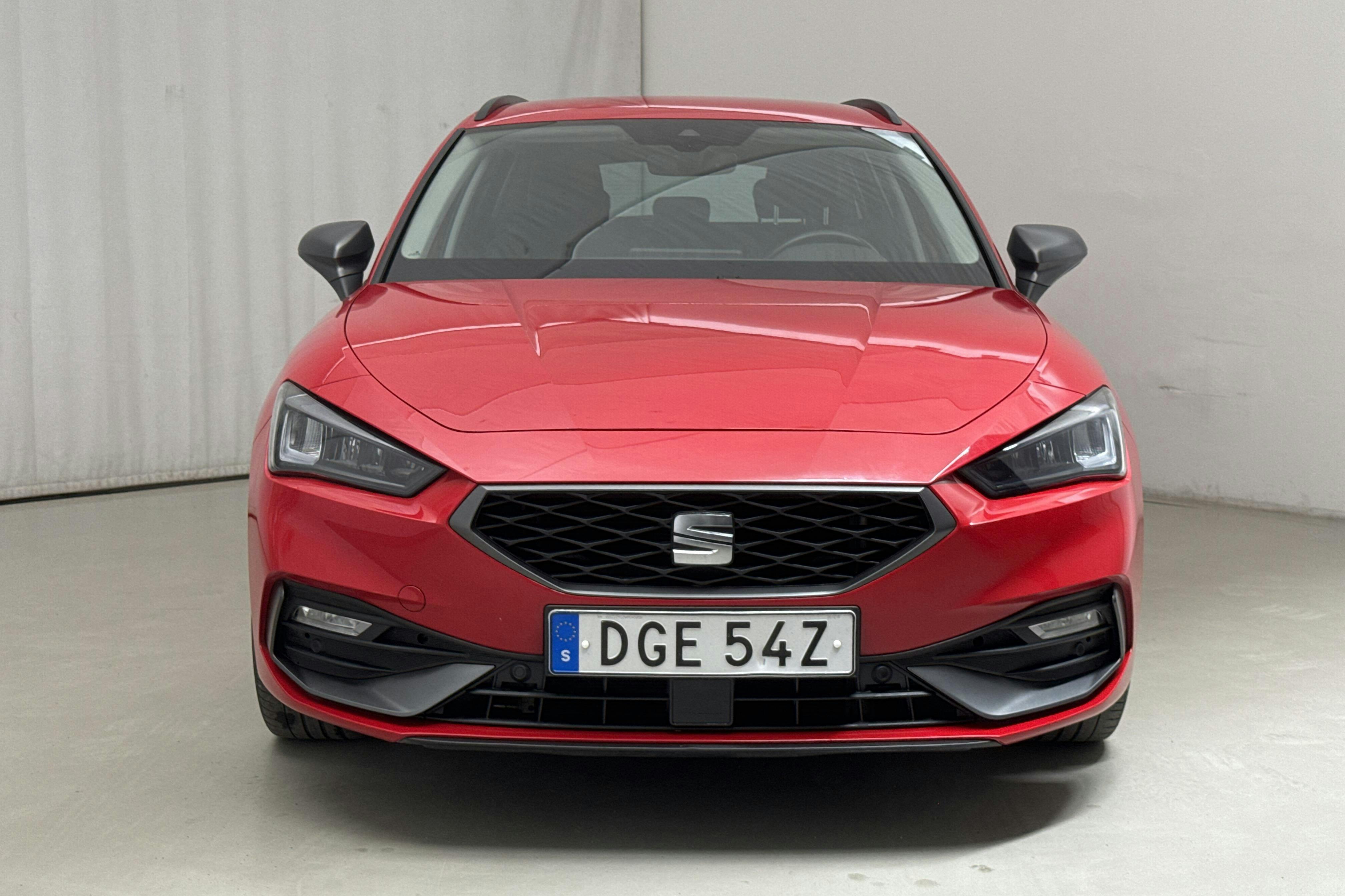 Seat Leon 1.4 e-Hybrid Plug-in Sportstourer (204hk) - 8 587 mil - Automat - röd - 2021