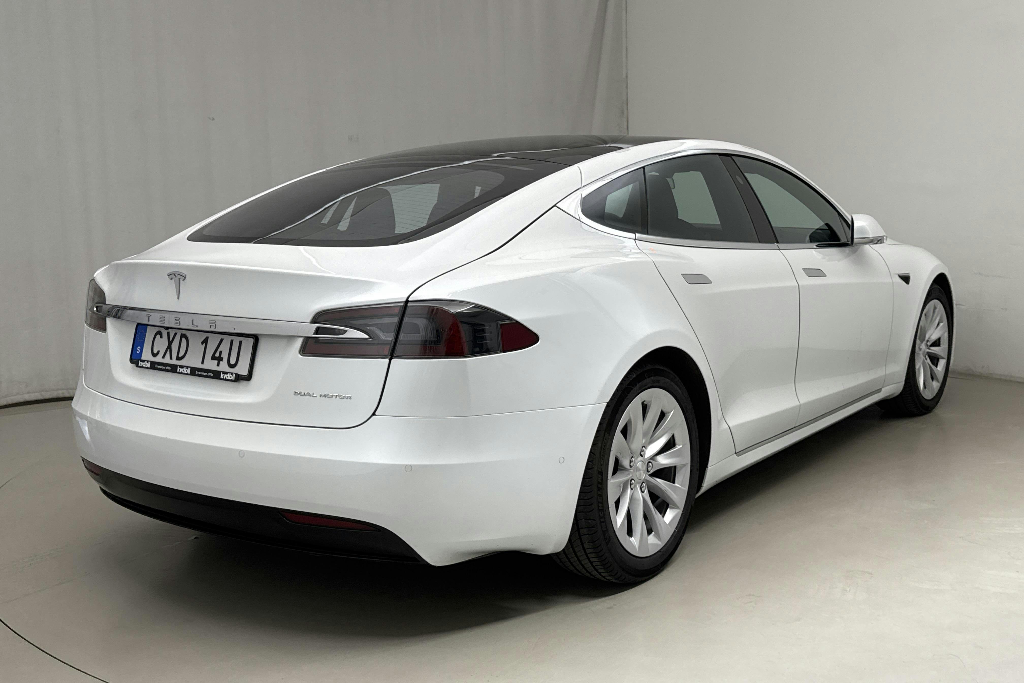 Tesla Model S Dual Motor Long Range AWD - 7 600 mil - Automat - vit - 2020