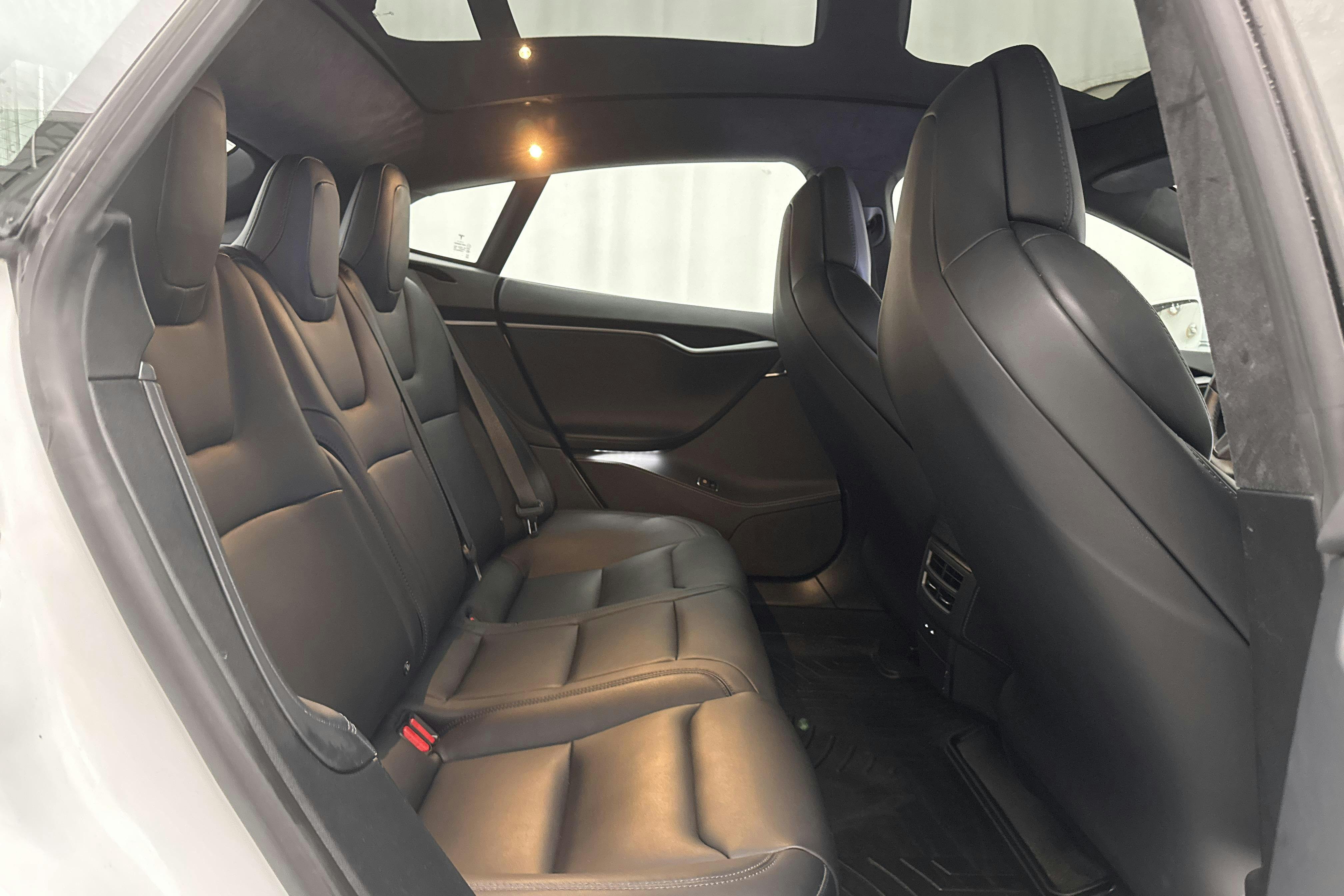 Tesla Model S Dual Motor Long Range AWD - 7 600 mil - Automat - vit - 2020