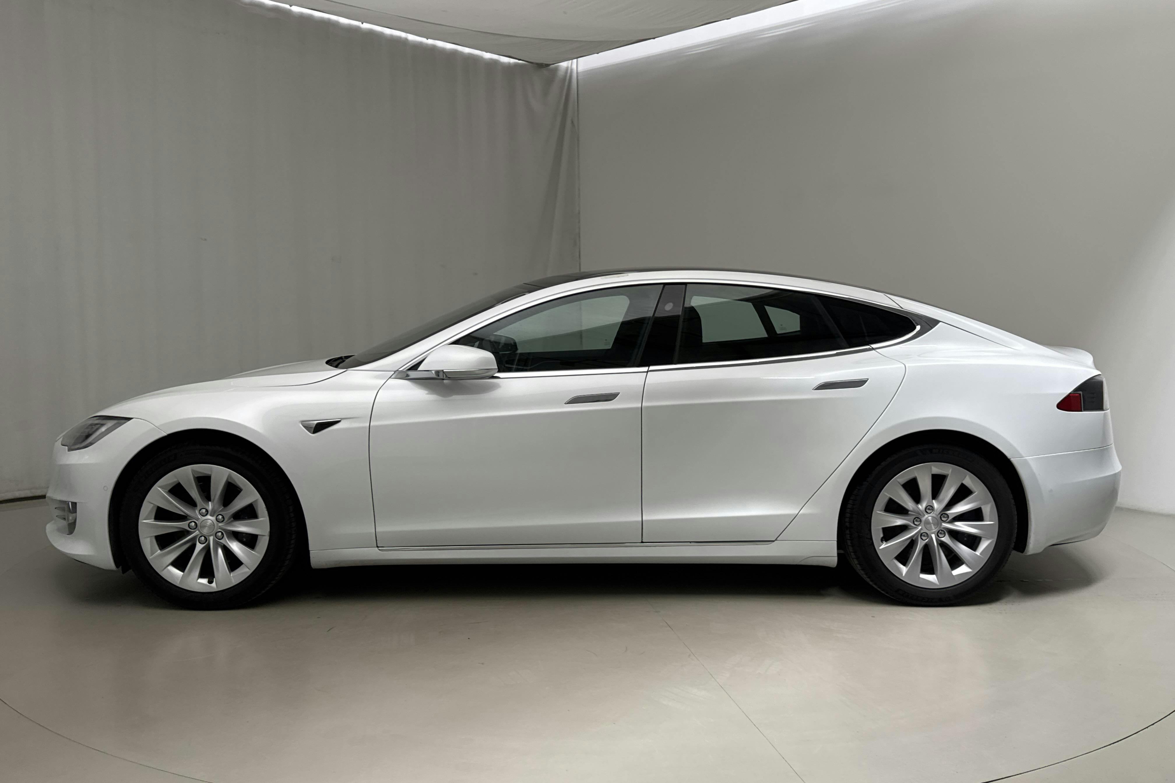 Tesla Model S Dual Motor Long Range AWD - 7 600 mil - Automat - vit - 2020