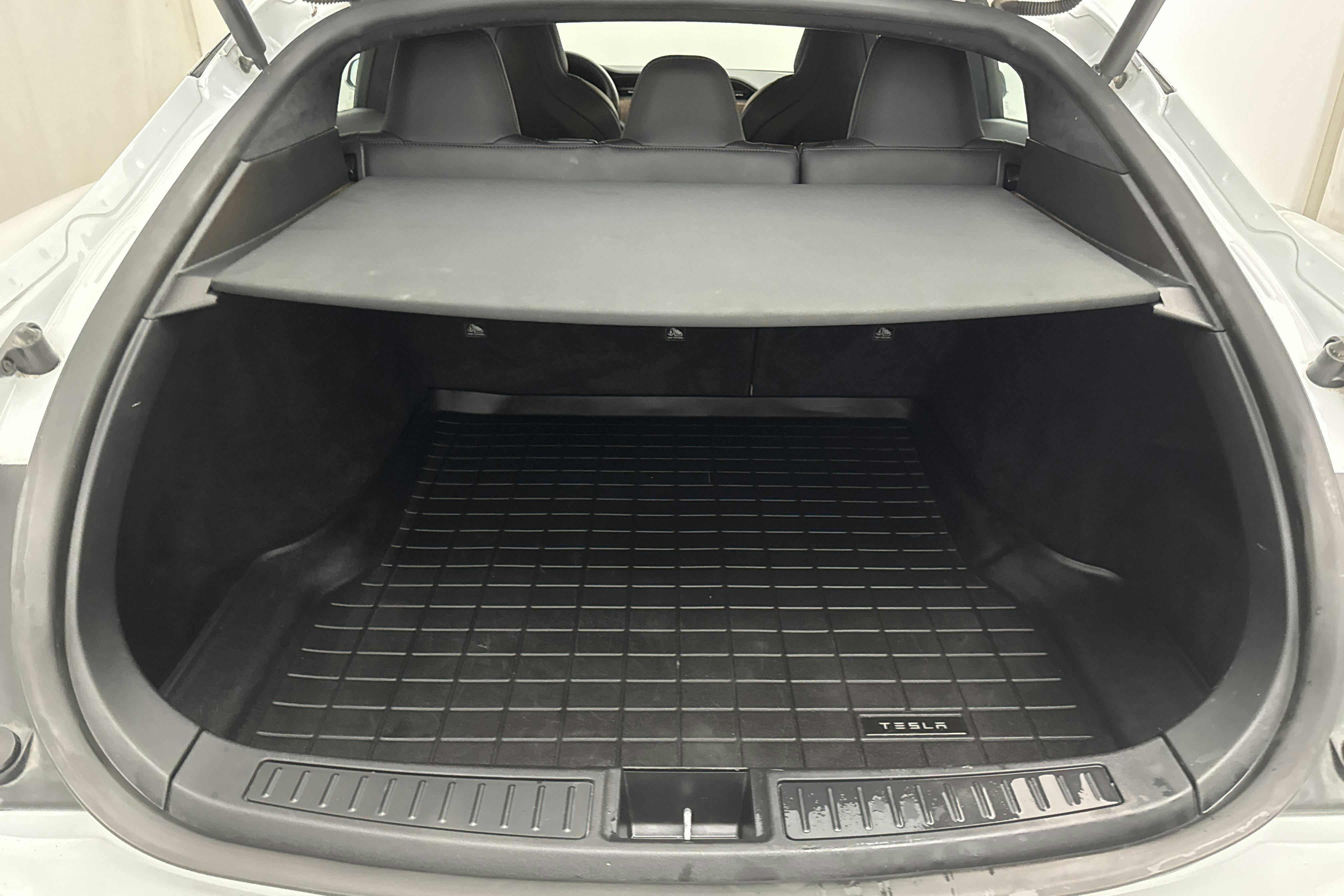 Tesla Model S Dual Motor Long Range AWD - 7 600 mil - Automat - vit - 2020